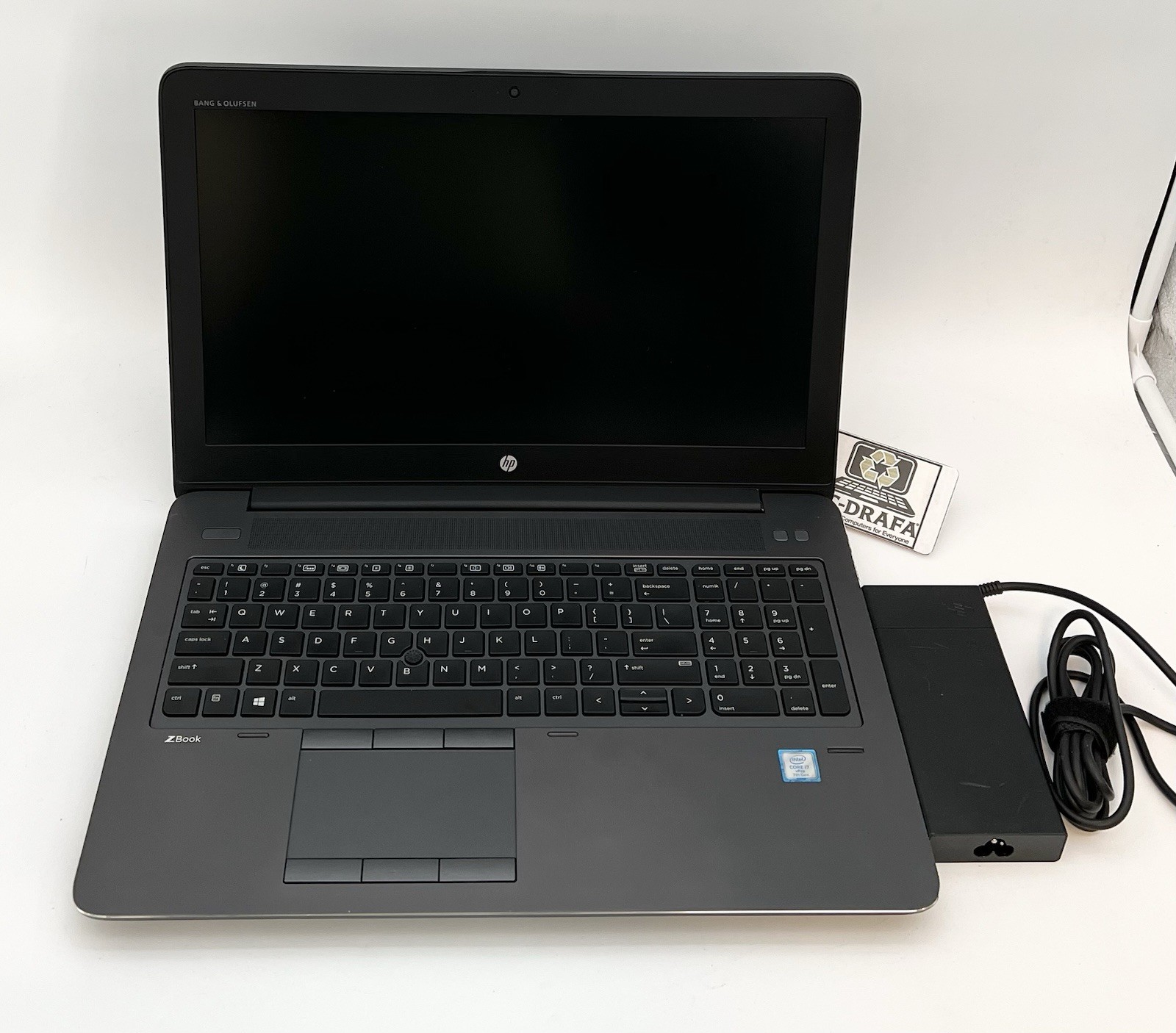 HP zBook 15 G4 i7-7820HQ 2.90GHz 32GB RAM 1tb Nvme SSD Win 11 Pro NVIDIA M2200