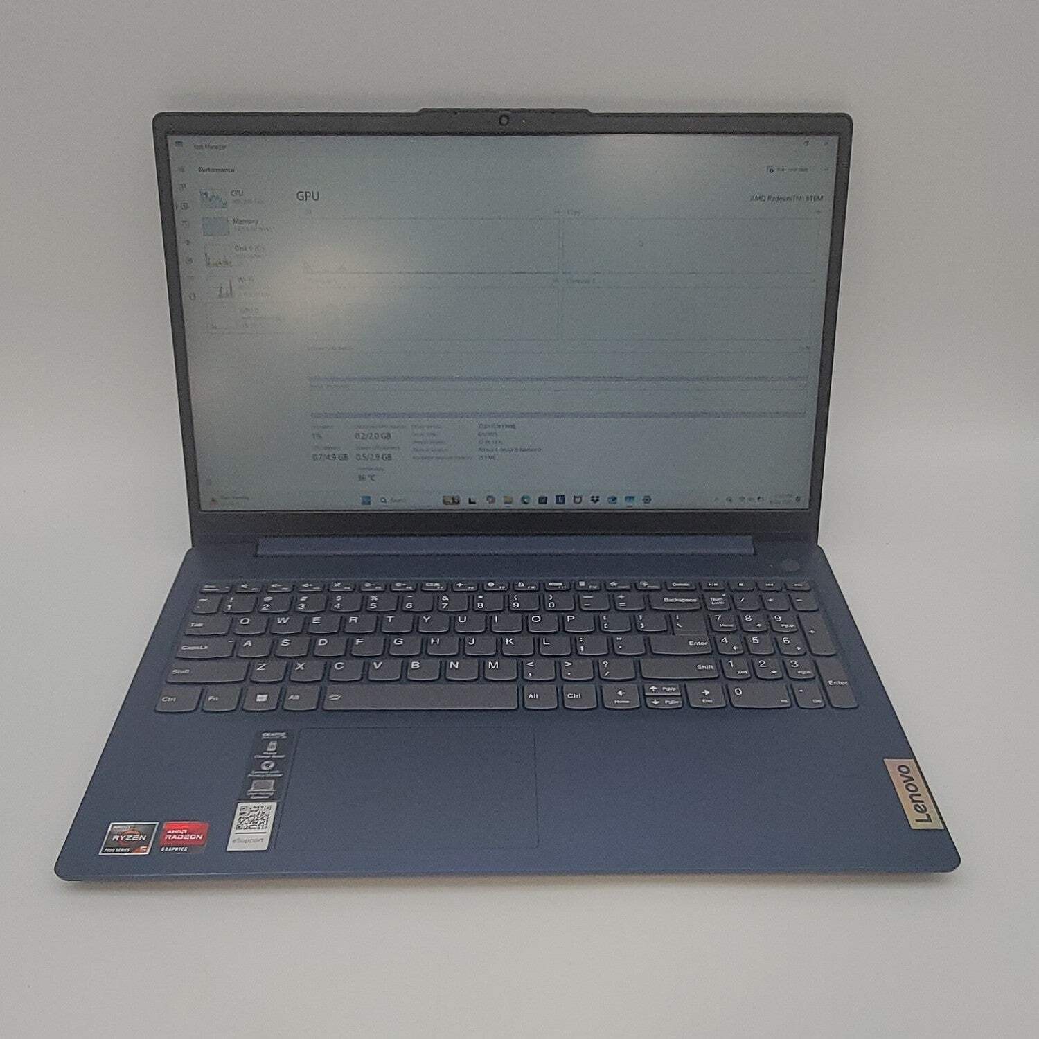 Lenovo IdeaPad Slim 3 15AMN8 15.6″ Ryzen 5 7520U 2.8GHz 8GB RAM 512GB SSD