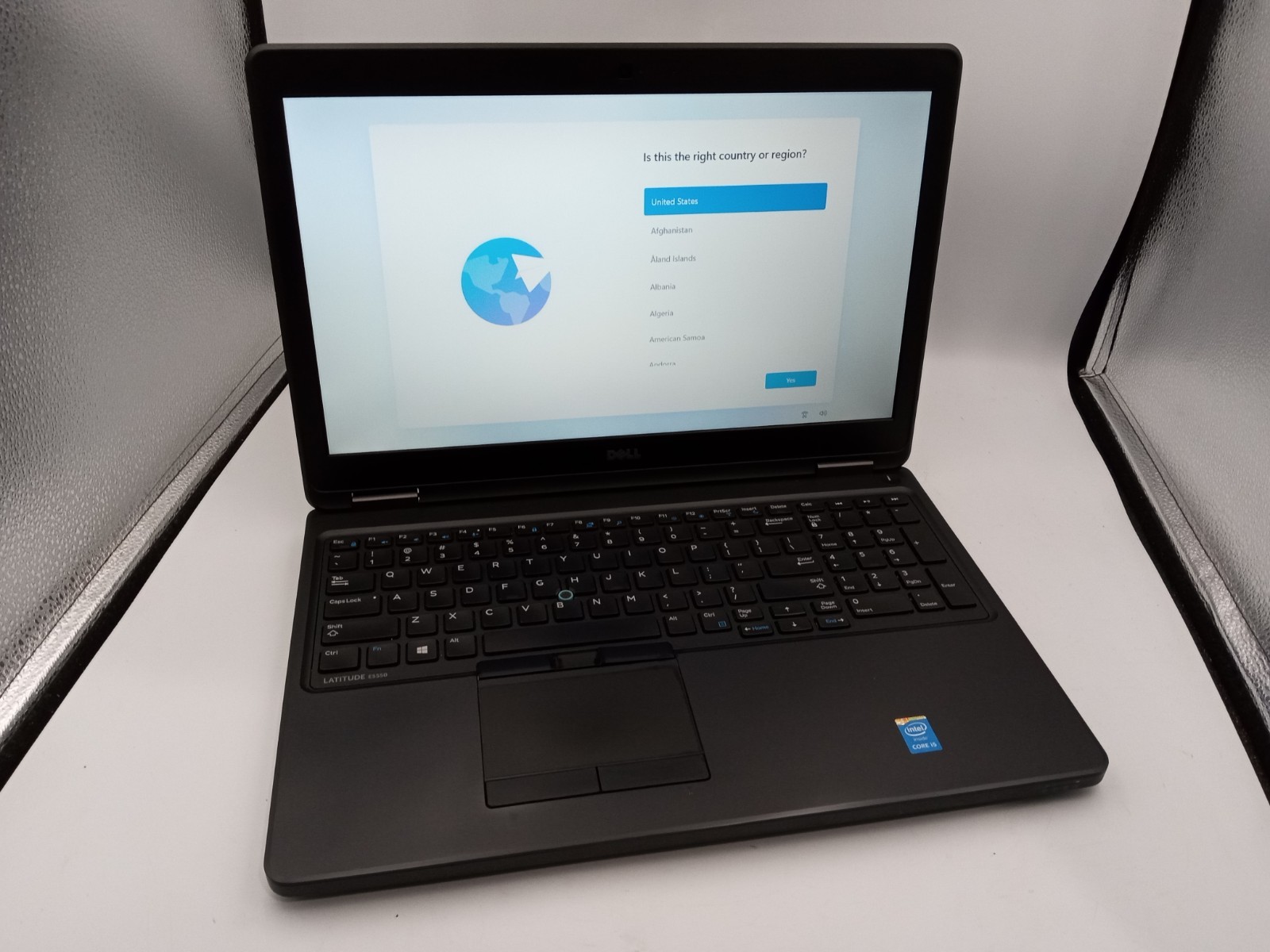 Dell Latitude E5550 15″ Laptop Intel i5-5200U 4GB RAM 256GB SSD Windows 11 -RR