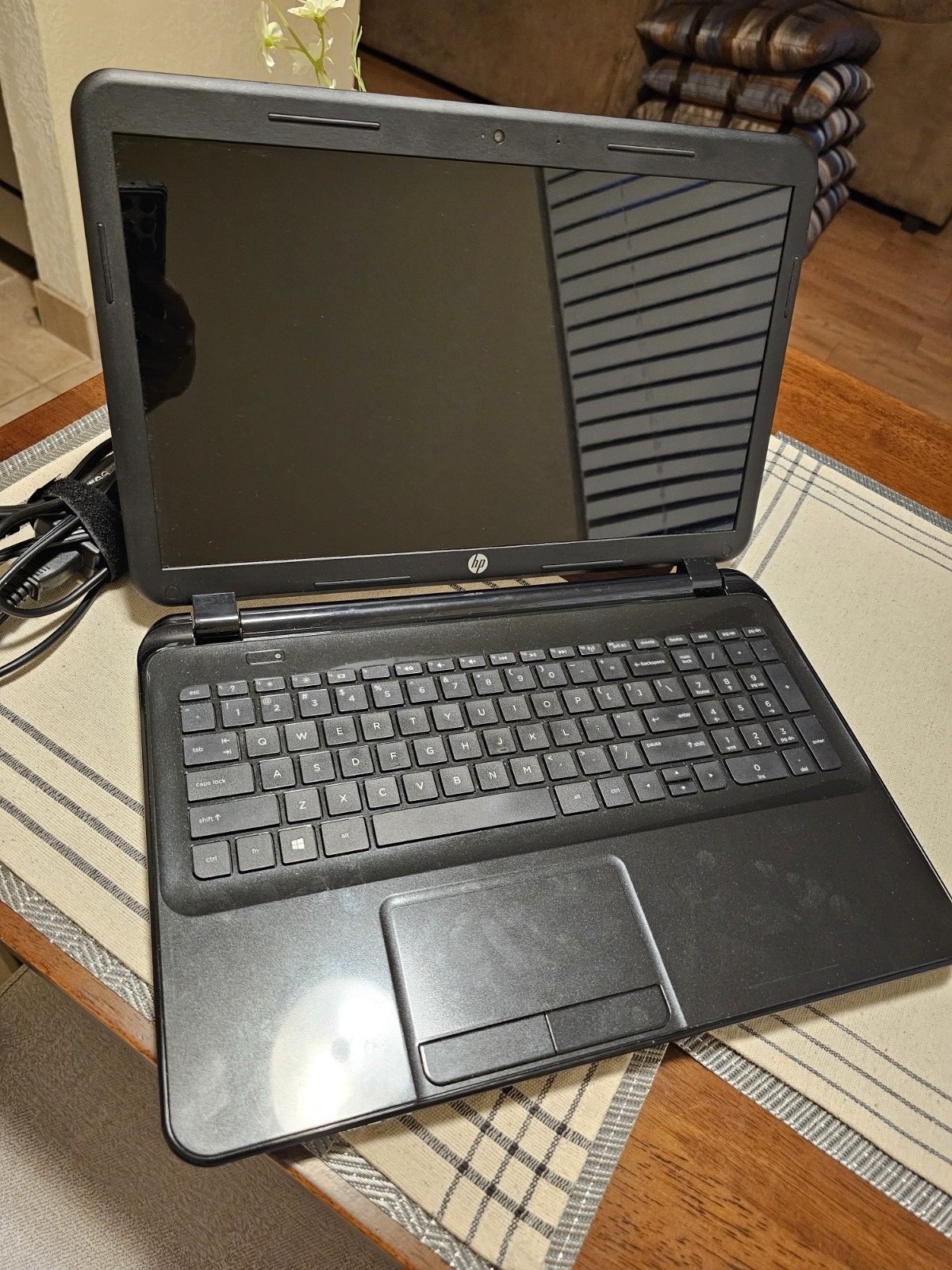 HP Laptop 15-d071nr, AMD A-Series A-4 5000