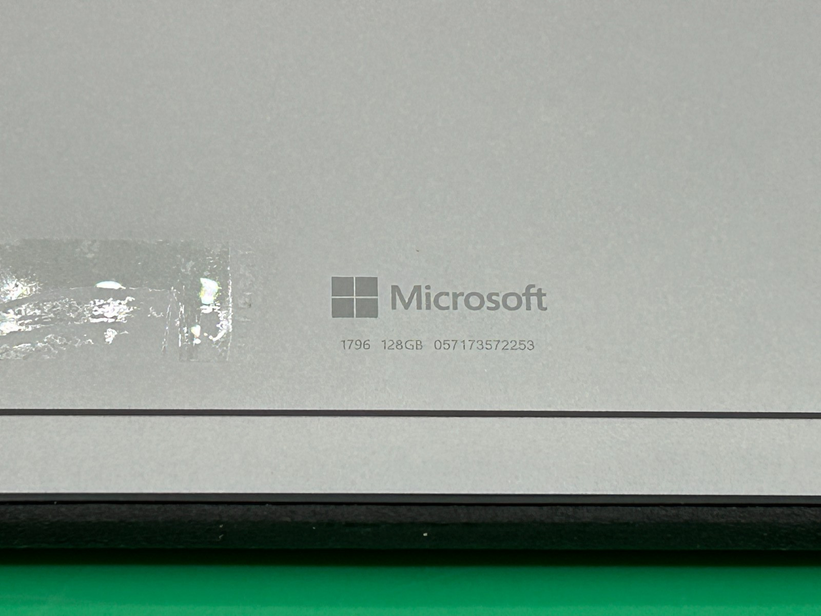 Microsoft Surface Pro 5 1796 12.3″ i5-7300U 2.60GHz 4GB RAM 128GB SSD Win 11 Pro