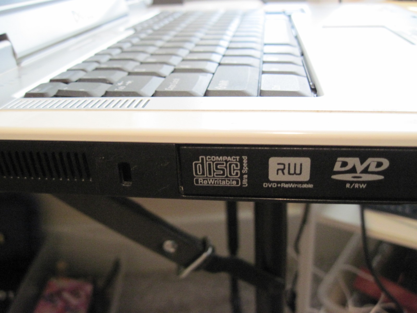 Dell Inspiron 1501 Laptop – Vintage 15.4″, 4GB RAM, 240GB HDD, Windows XP