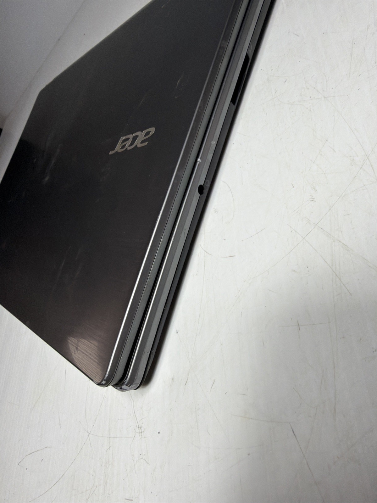 Acer Aspire V7-482PG 14″ Laptop i5-4200U 4gb Ram No Drives Boots Bios Hinge