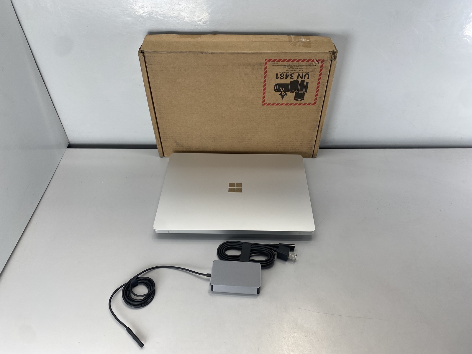 Microsoft Laptop Surface 7th Edition 13.8″ Intel Core Ultra 7 266V 256GB- Silver