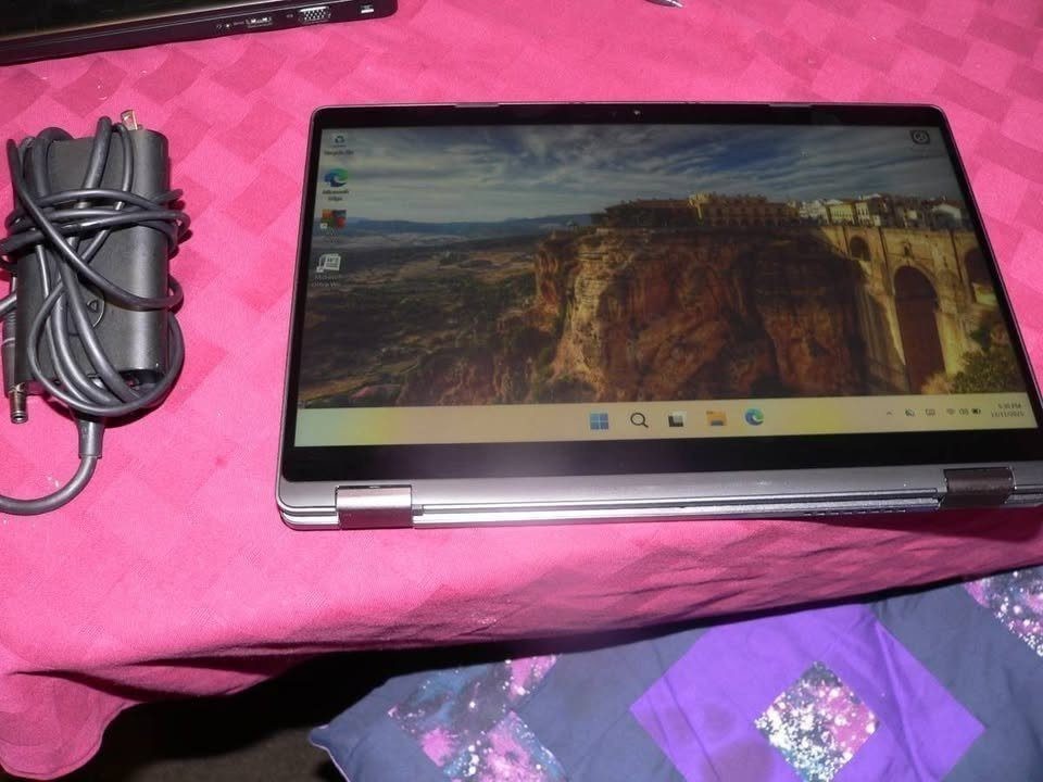 Dell Latitude 5300 2-in-1 Touchscreen Flip Screen Windows 11