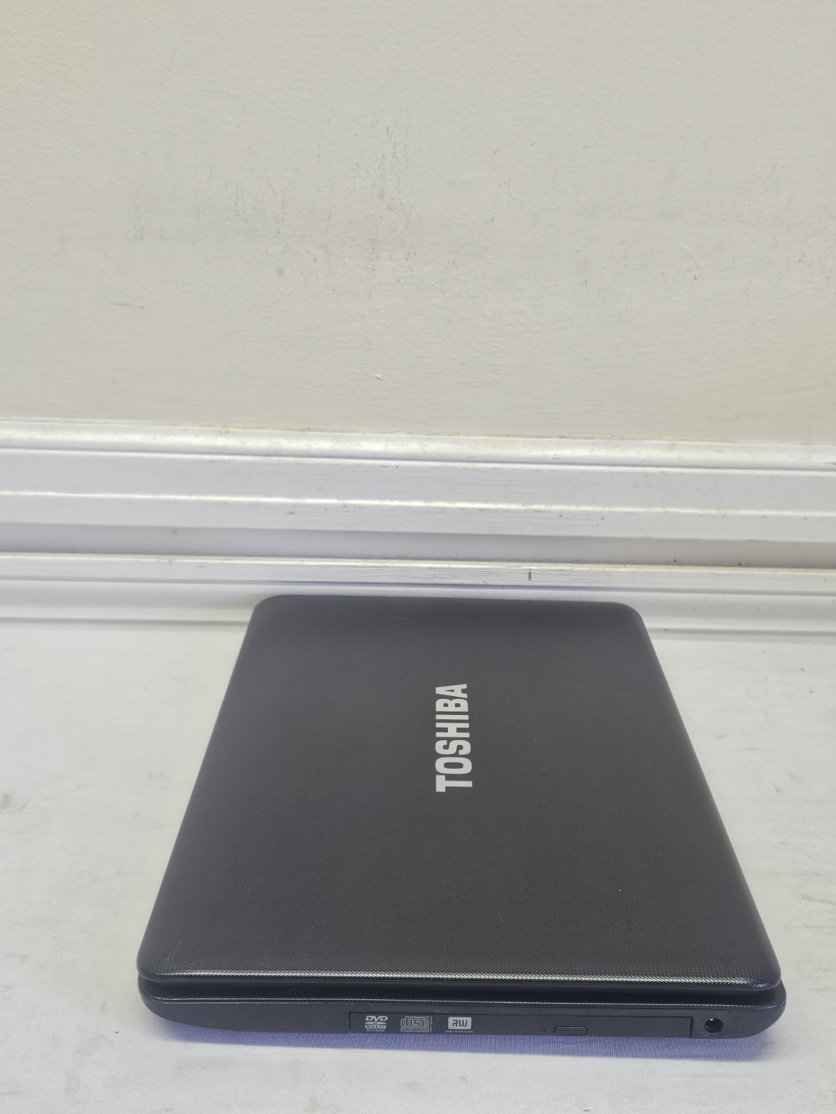 Toshiba Satellite C655 Laptop – Intel Celeron 900 – 2GB RAM – NO HDD/OS – READ