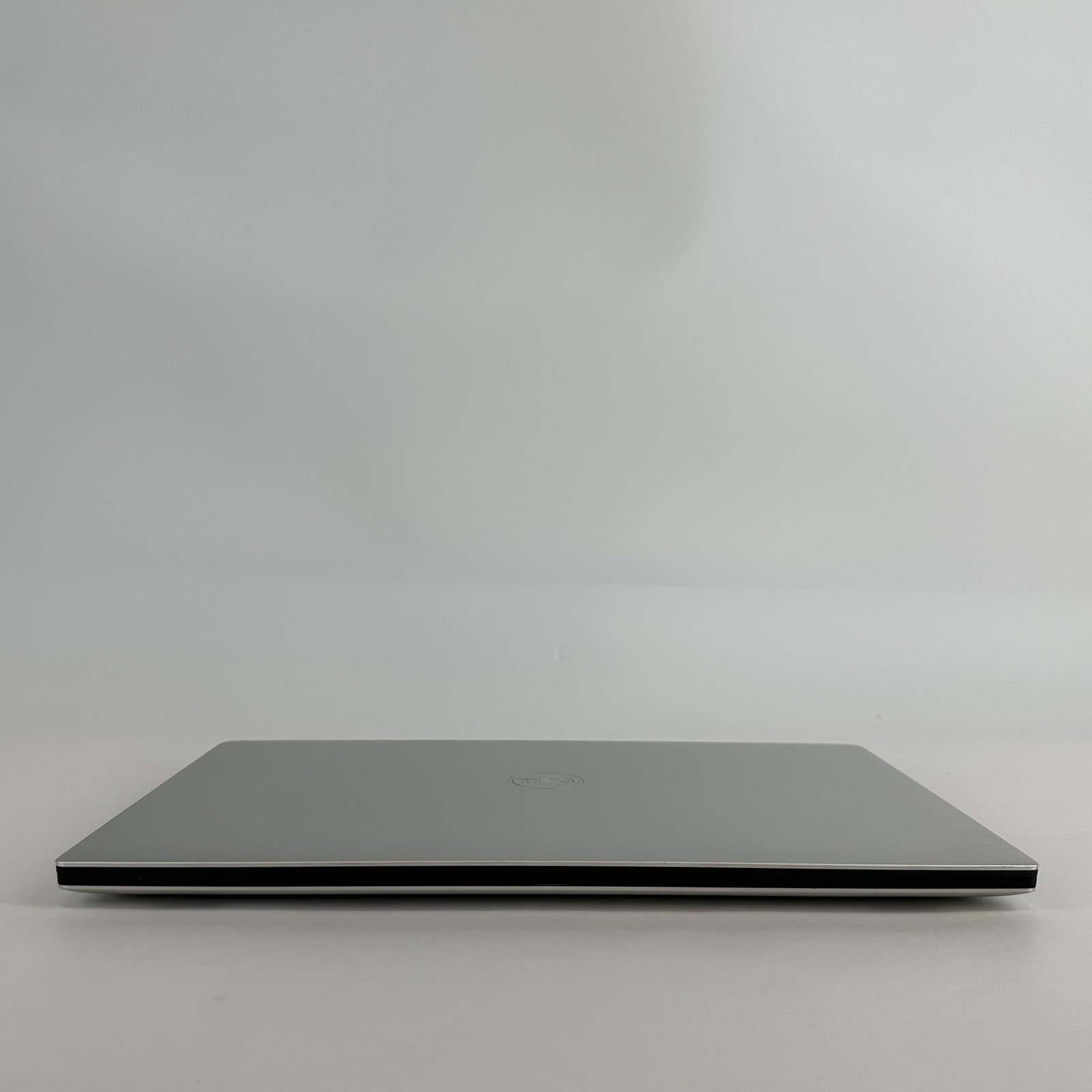 Dell XPS 15 7590 Gray 4K i9-9980HK 2.40GHz 32GB 1TB SSD NVIDIA GTX 1650 Good