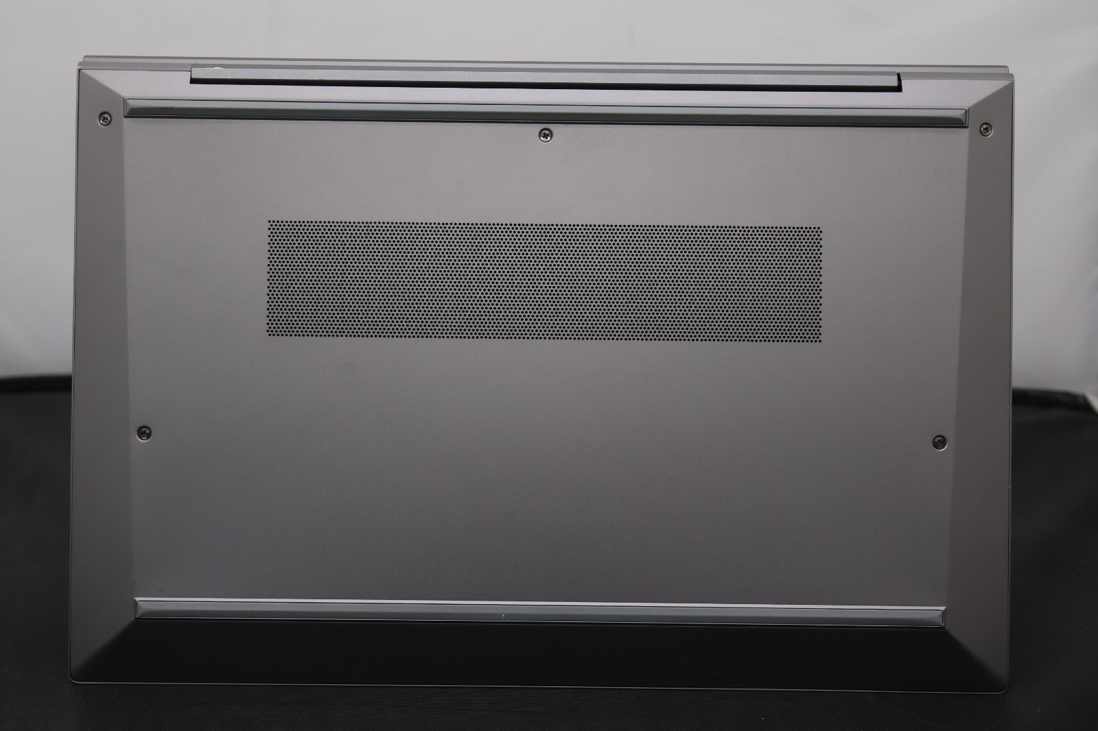 HP EliteBook 6 G1i 16 ZBOOK – i7-1165G7 – 16GB, 256GB, Windows 11 Home + Adapter