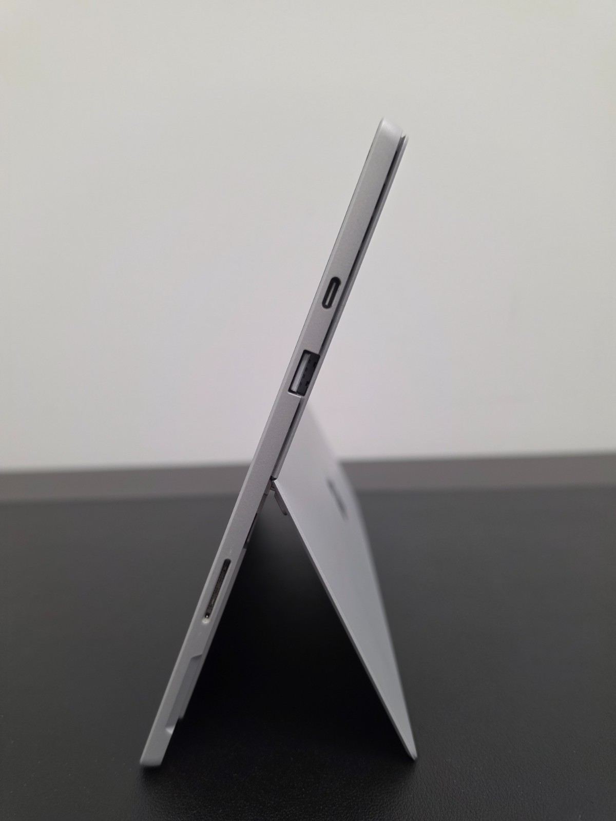 Microsoft Pro 7+ i3-1115G4 8GB Ram 128GB SSD Win 11 Pro
