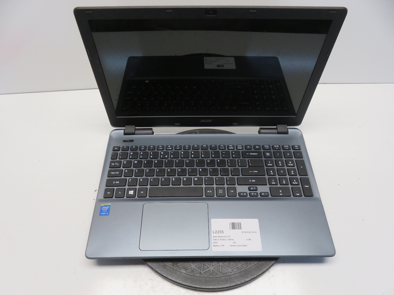 Acer Aspire E5-571 Intel i3-4030U 1.9GHz 4 GB NO HDD No Batt