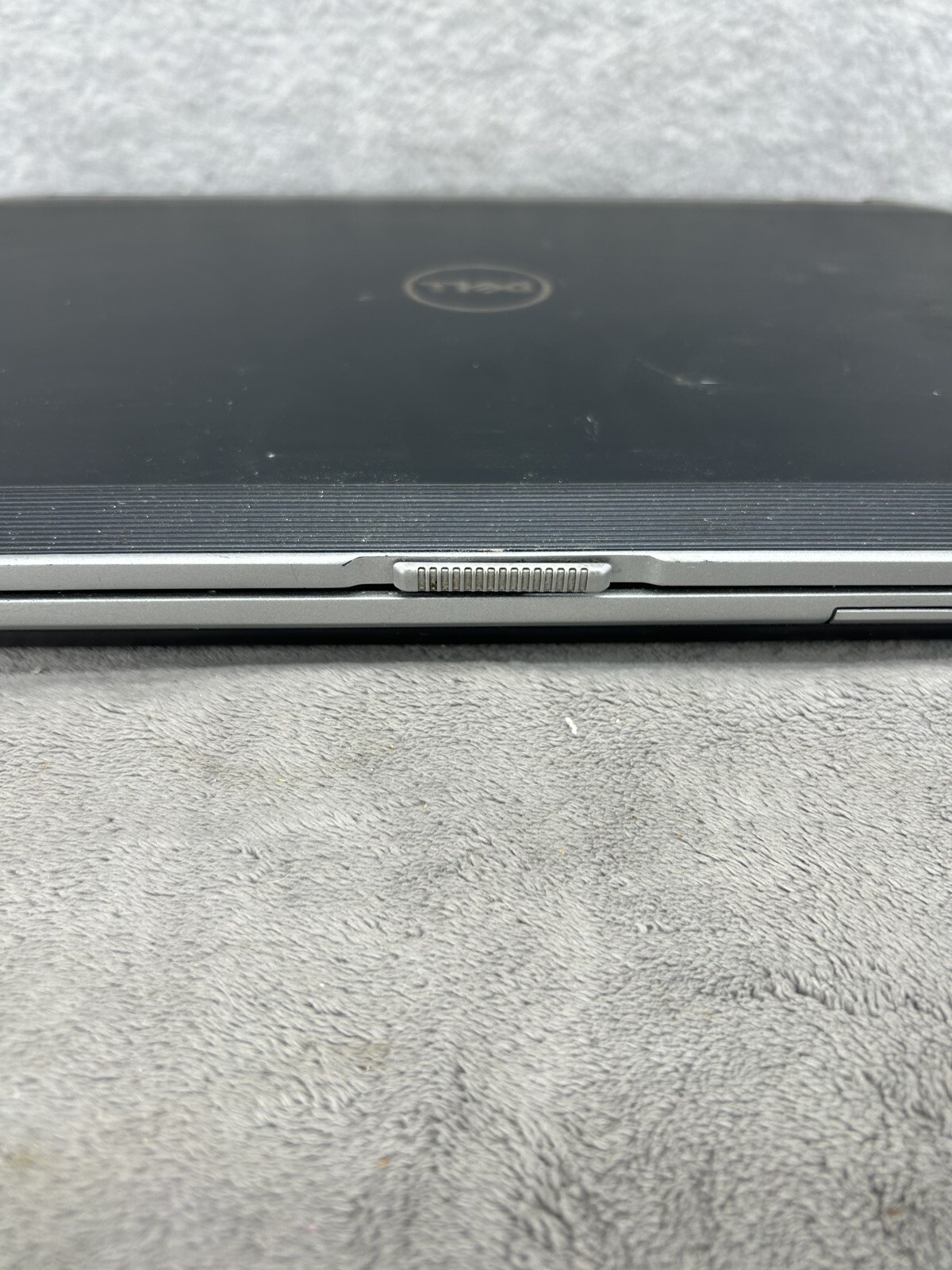 For Parts!! DELL LATITUDE E6520 INTEL i5 CPU Windows 7 Laptop – No Charger!