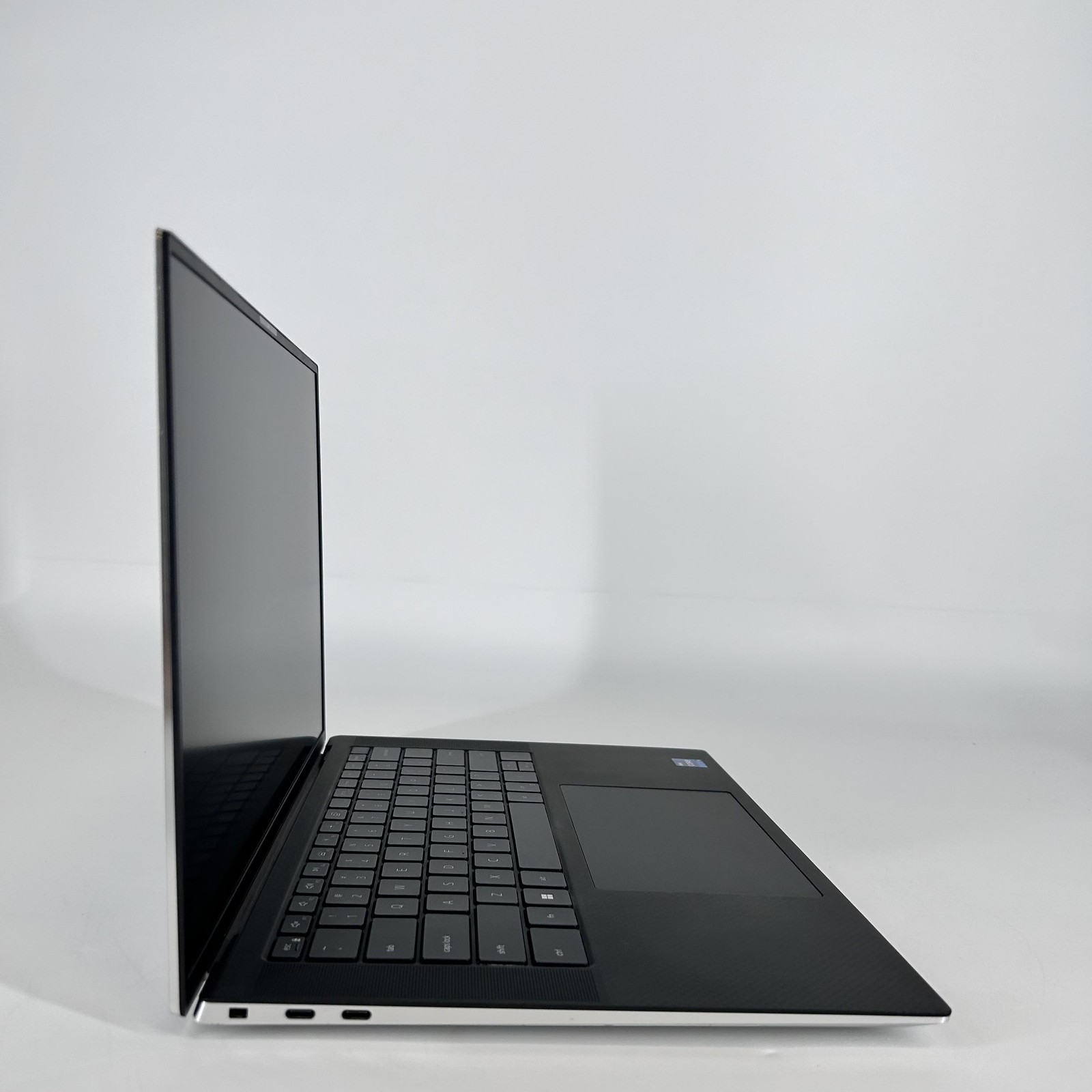 Dell XPS 15 9520 FHD+ 2.5 GHz i9-12900HK 16GB 1TB SSD RTX 3050 Ti Very Good