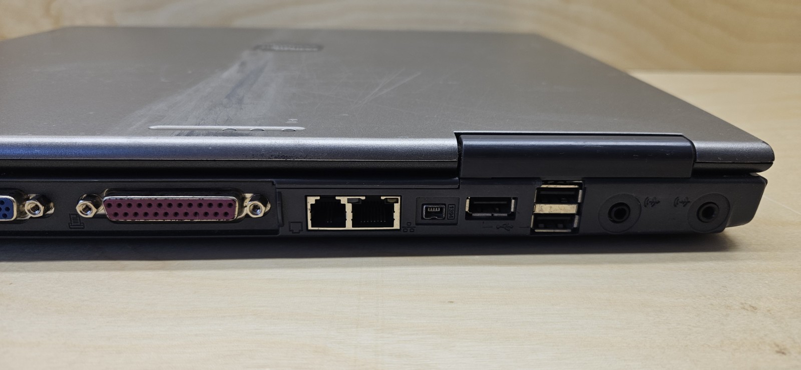 Retro Fujitsu Computers Siemens Amilo Pro V2000 / Pentium 1.5 Ghz / 256Mb Ram
