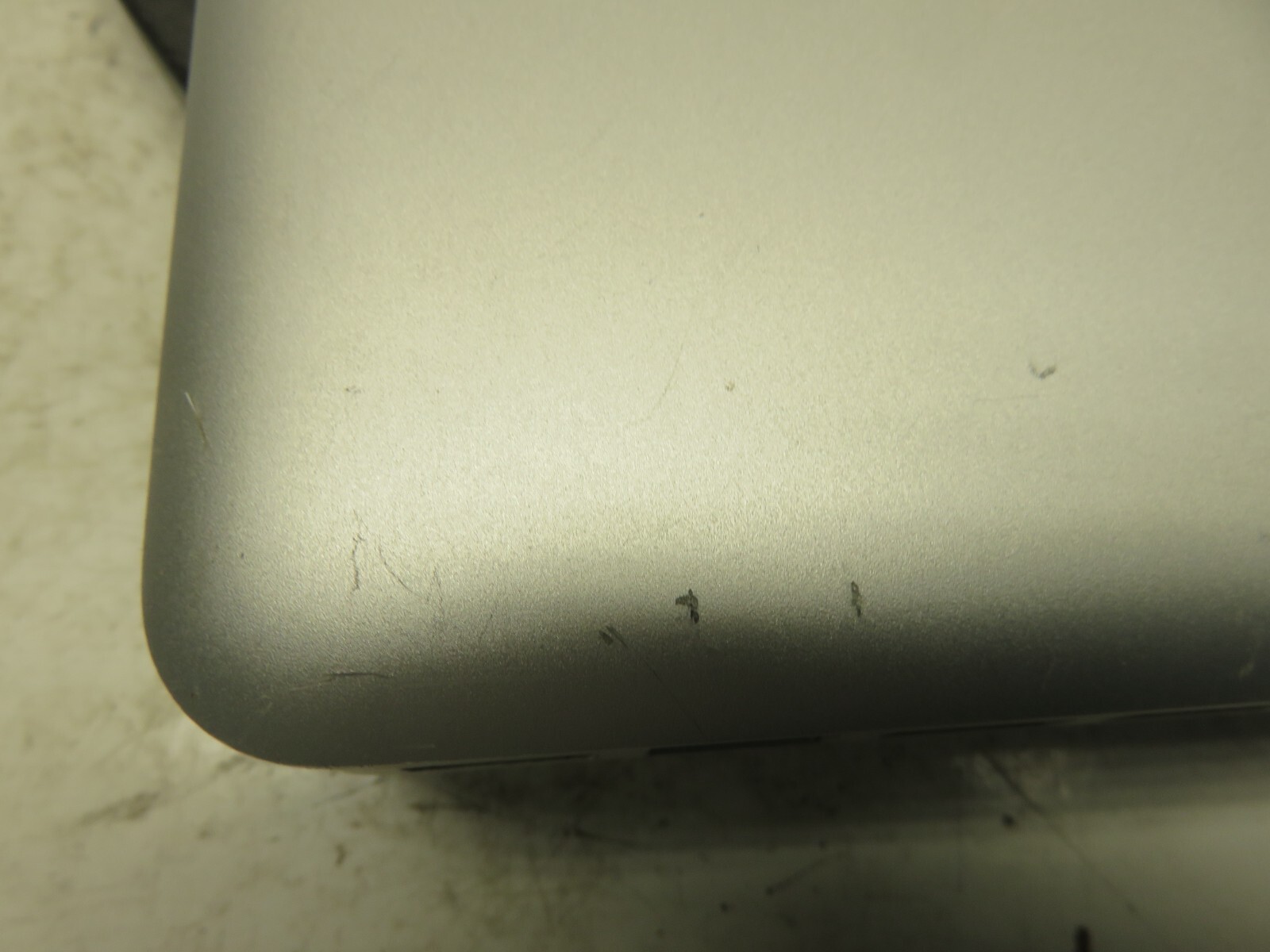 Apple MacBook Pro A1278 Intel Core 2 Duo 2.4GHz 2 GB NO HDD No Batt Nvidia 9400M