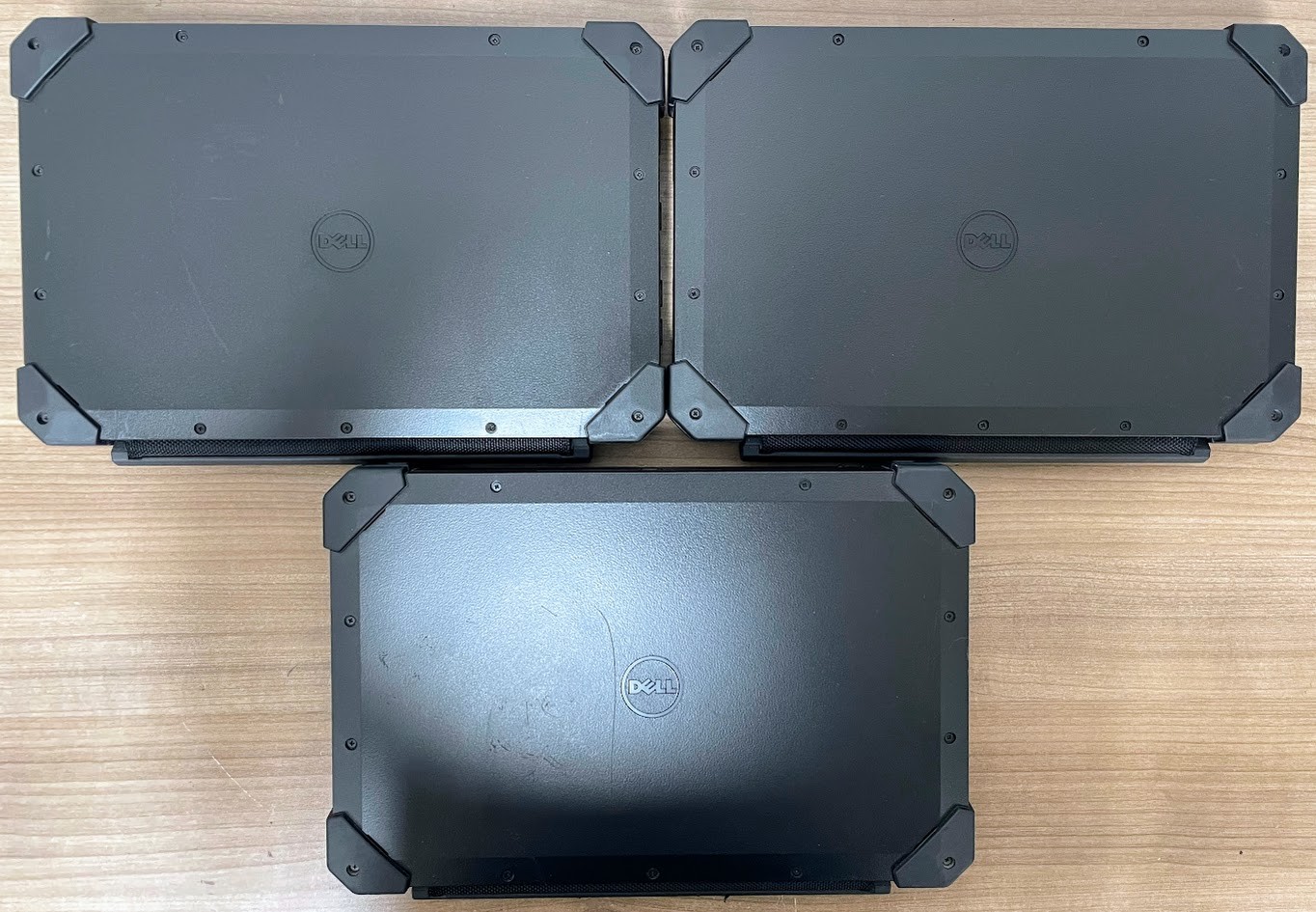 LOT 3 Latitude 7212 Rugged Extreme 11.6 W11P i3-7100U 2.4GHz 8gb RAM 256gb SSD