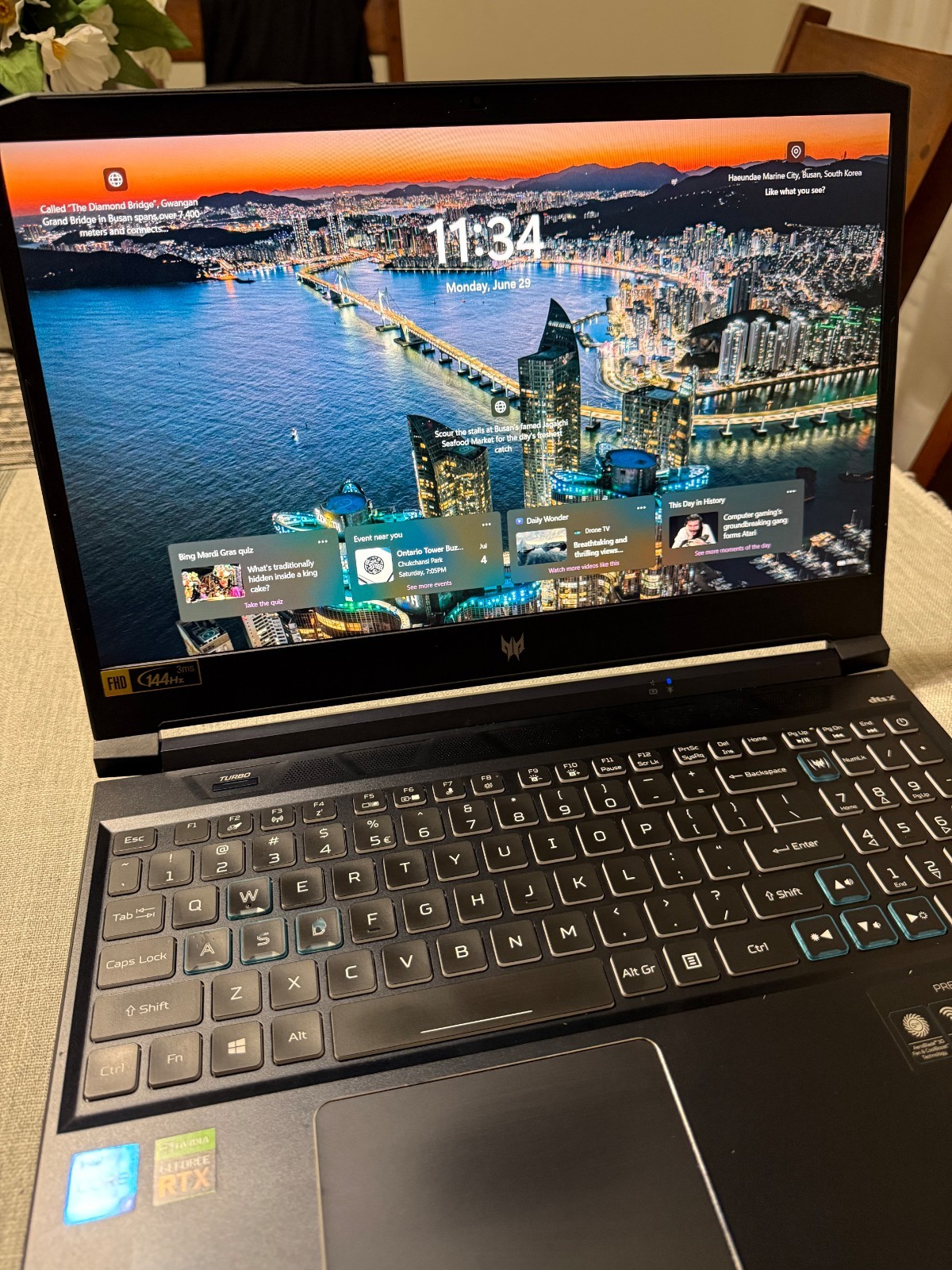 Acer Predator Helios 300 (512GB SSD, Intel Core i7-11800H, 4.60 GHz,32GB Crucial