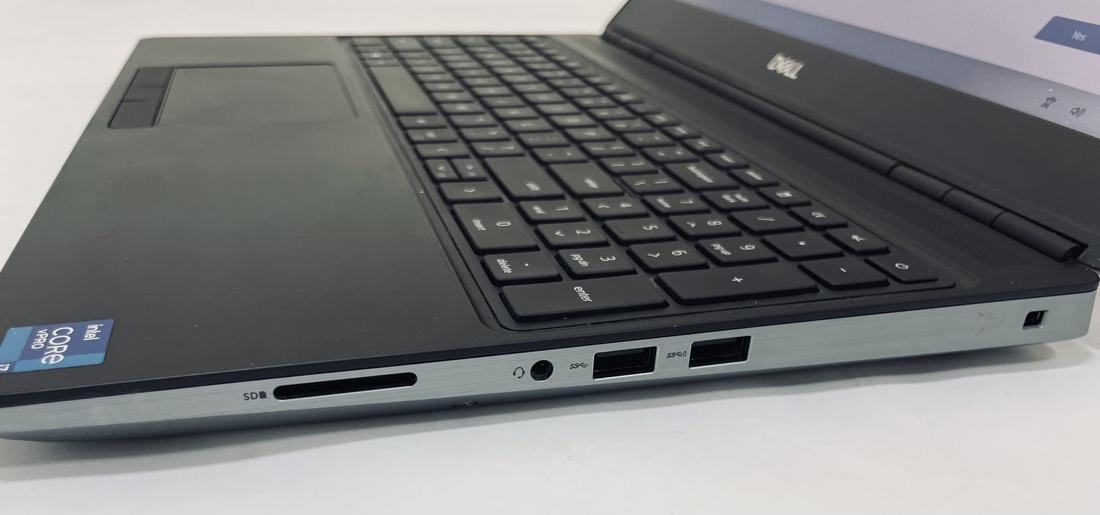 DELL PRECISION 7560 15″ Laptop Core i7 11850H 32GB 512GB NVMe Windows 11- READ