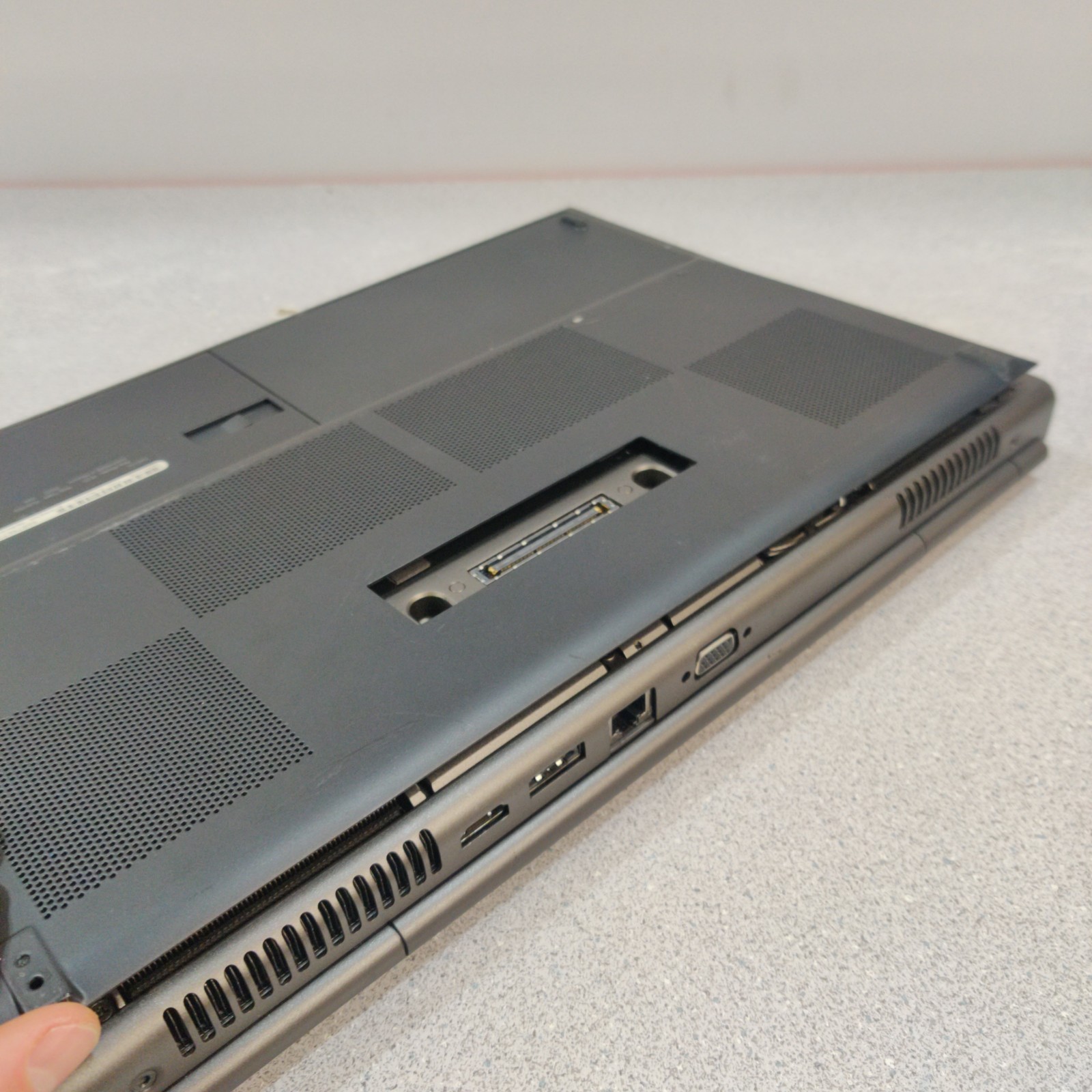DELL PRECISION M4600 i7-2720QM @ 2.20GHz 8GB RAM 500GB M5950 GPU NO OS/AC *READ