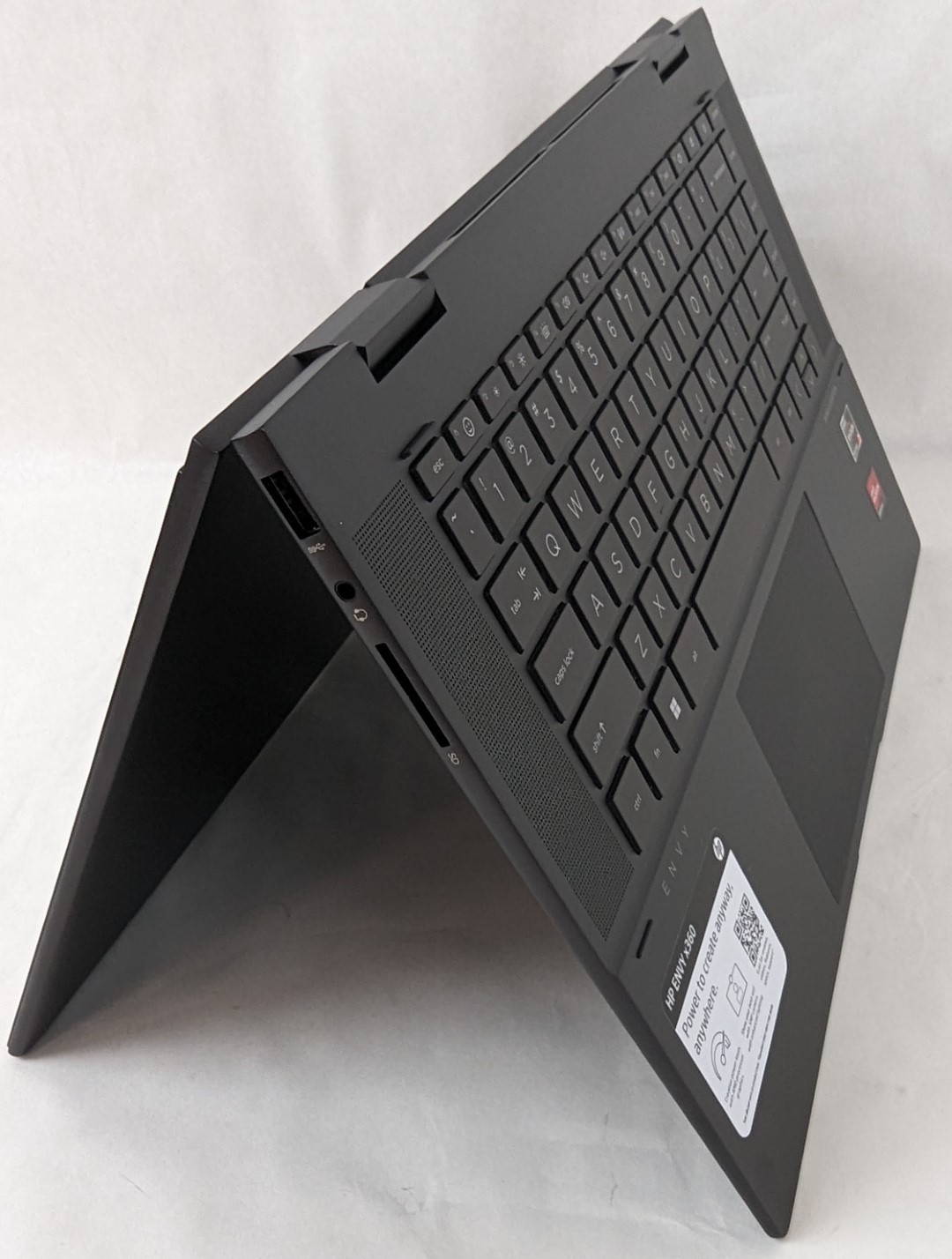 HP ENVY x360 15-ey0023dx 15.6″ FHD Touch Ryzen 7 5825U 12GB 512GB SSD 2in1 W11H