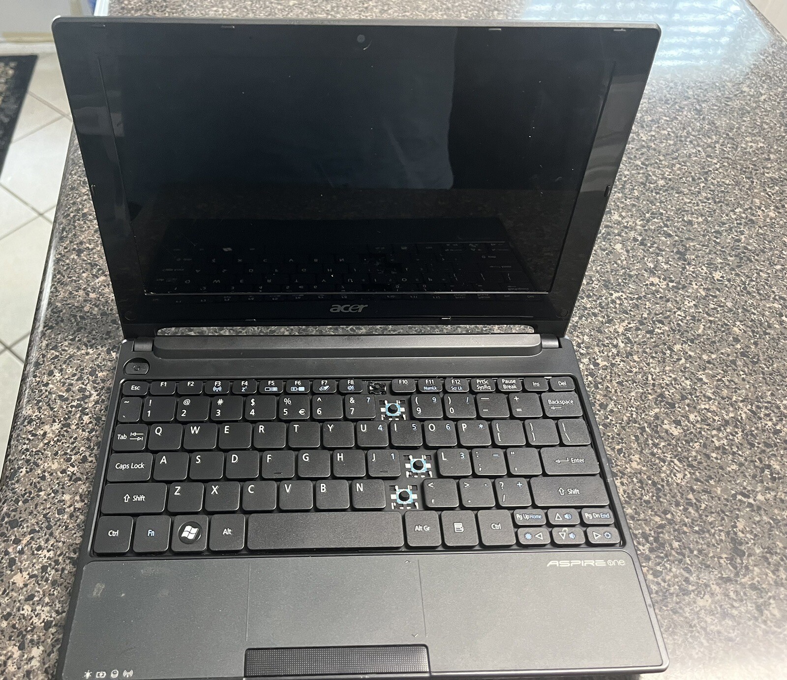 ACER Aspire One Mini Laptop Model ZG5 Blue NOT WORKING FOR PARTS