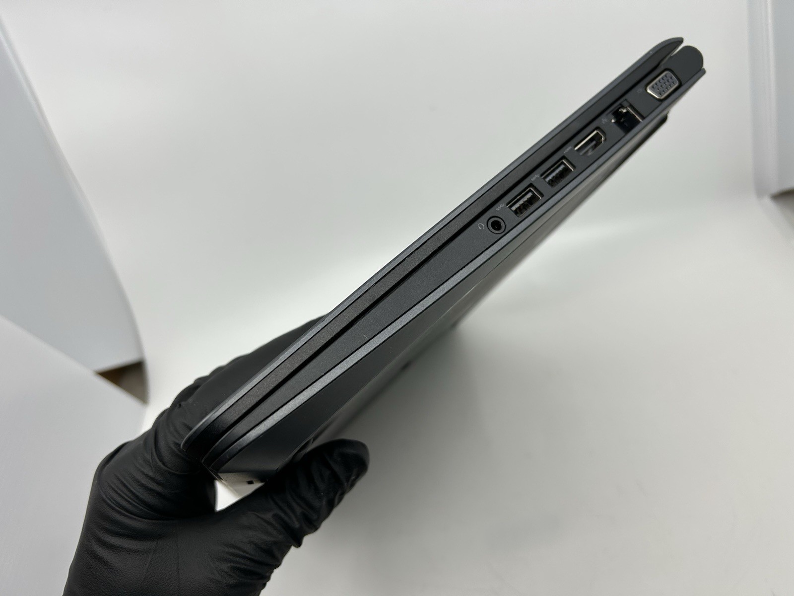 Dell Latitude 3450 i5-5200U 2.20GHz 4GB RAM – No HDD or OS