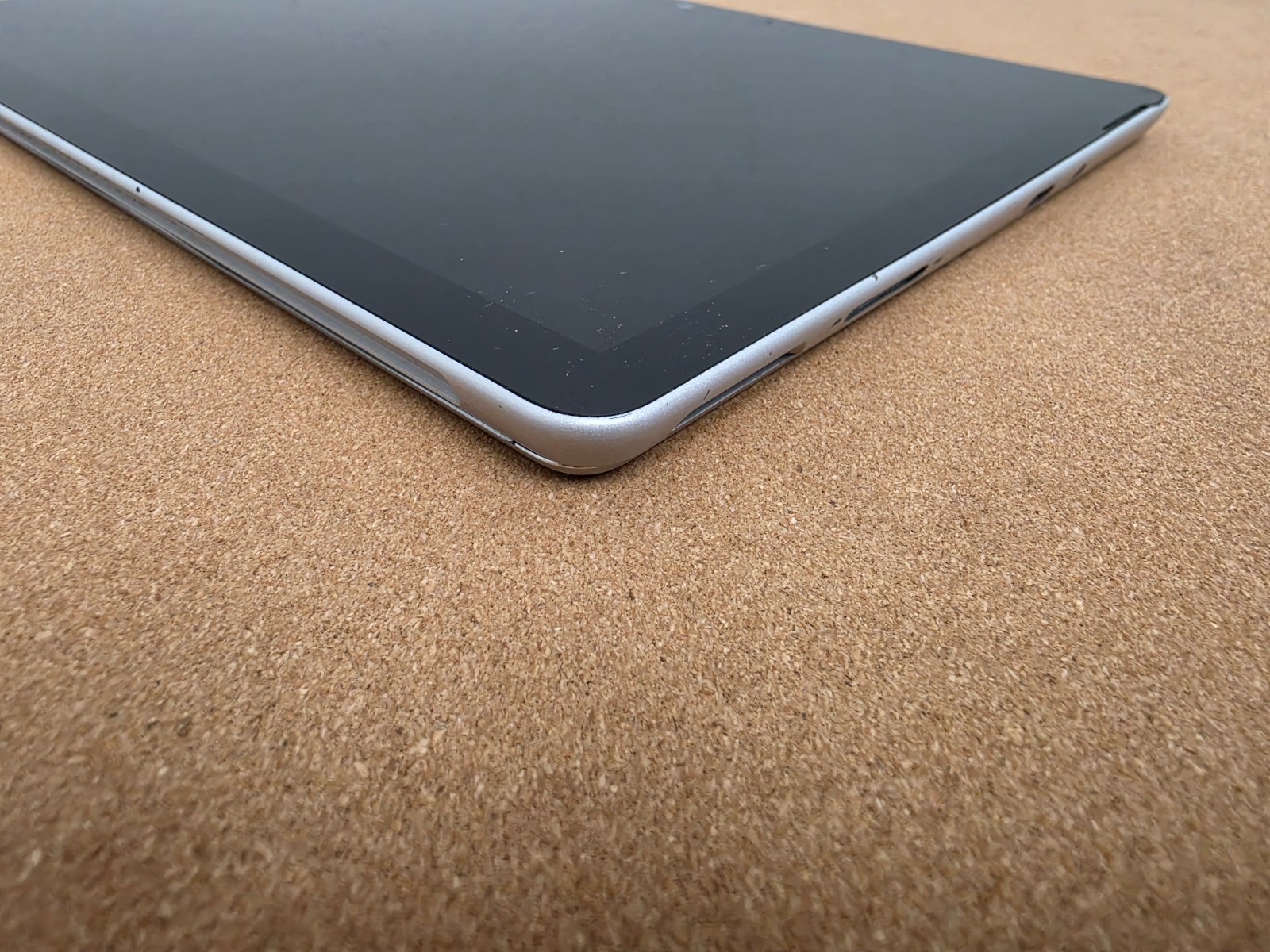 Microsoft Surface Go 2 m3-8100Y 8GB Ram 128GB SSD Win 11 Pro
