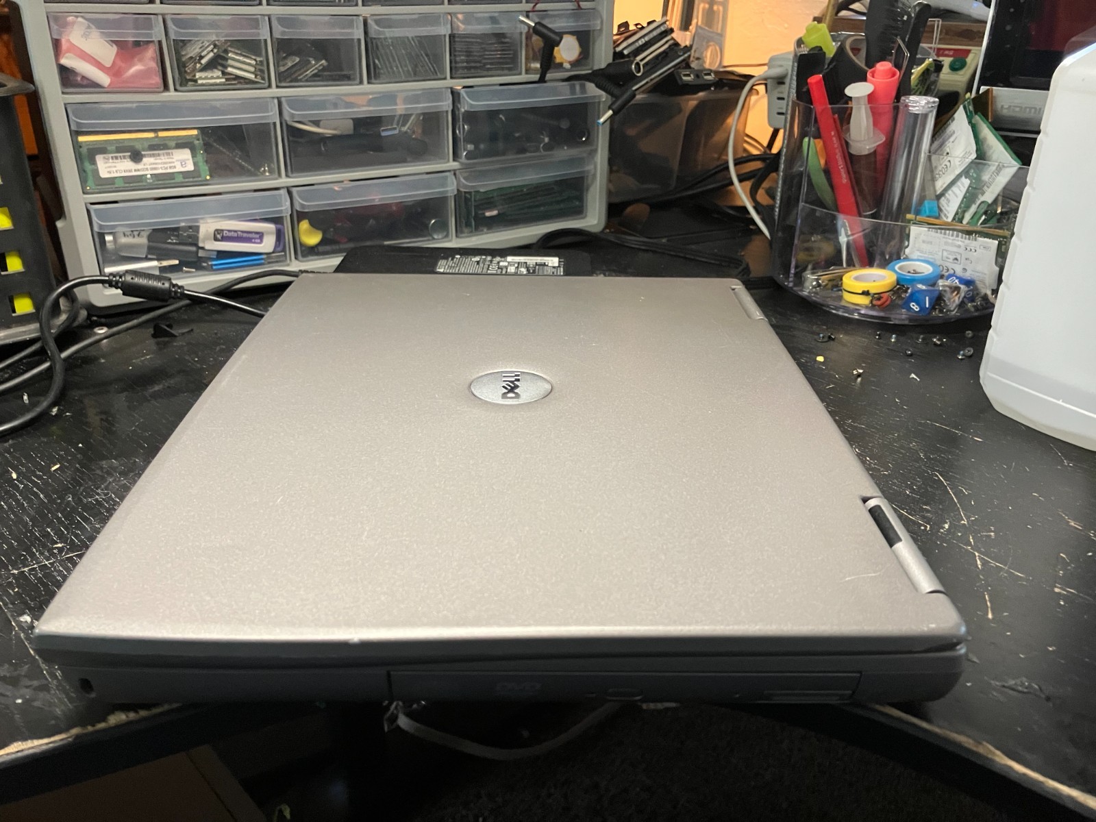 Dell Latitude D600 14″ Pent M 1.4GHz 1GB RAM 16GB SSD Mod Radeon GPU Wifi Win XP