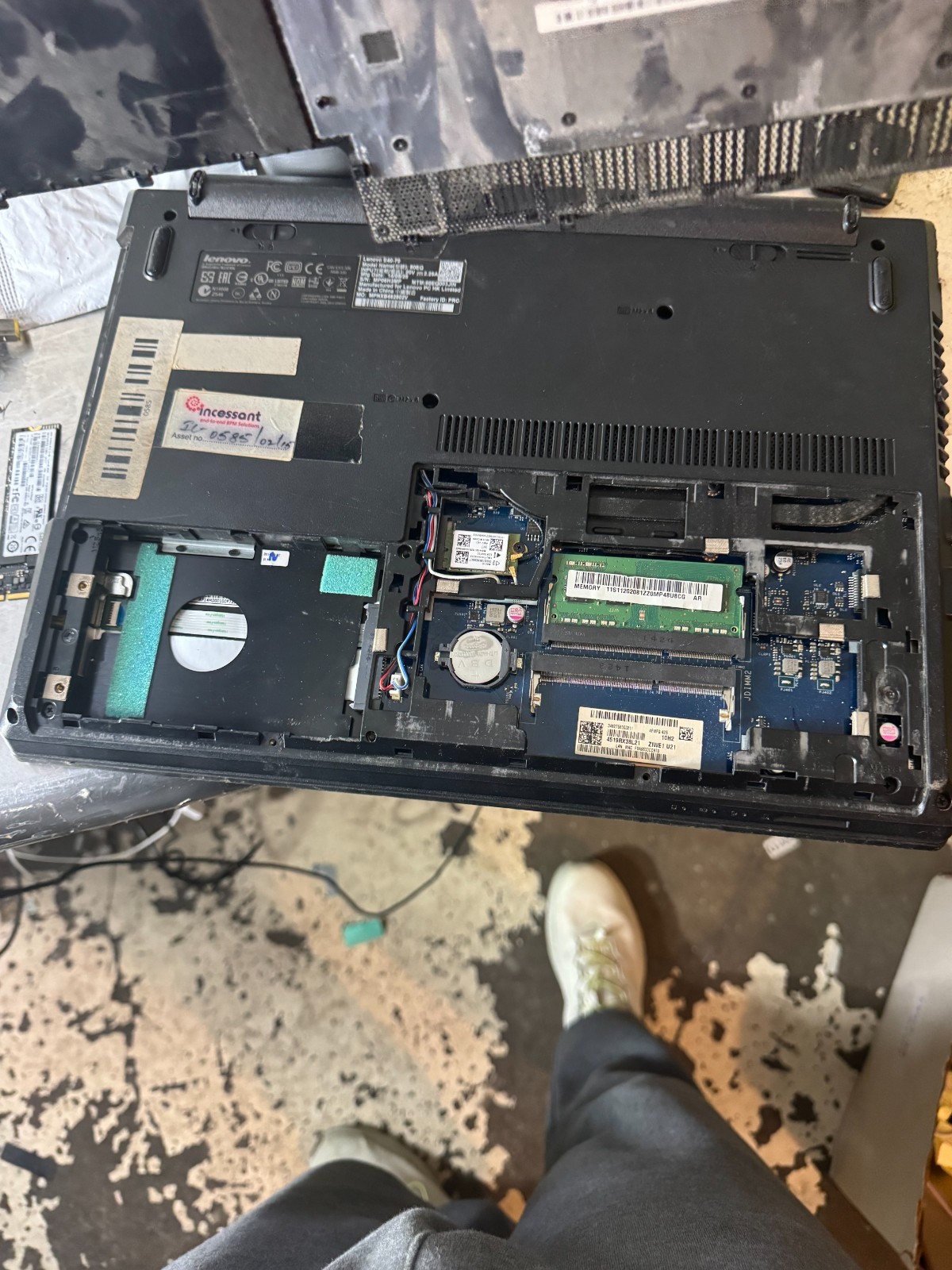 Lenovo ThinkPad E40 i3 4th Gen Boots Missing Bottom Cover Keyboard Issue Parts