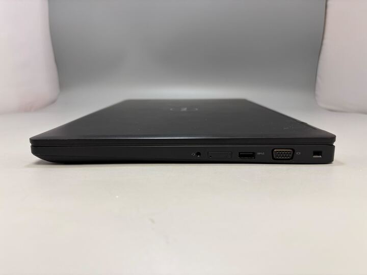15.6″ Dell Precision 3520 Laptop Intel i7-7700HQ NO RAM NO SSD NO OS Poor Bat