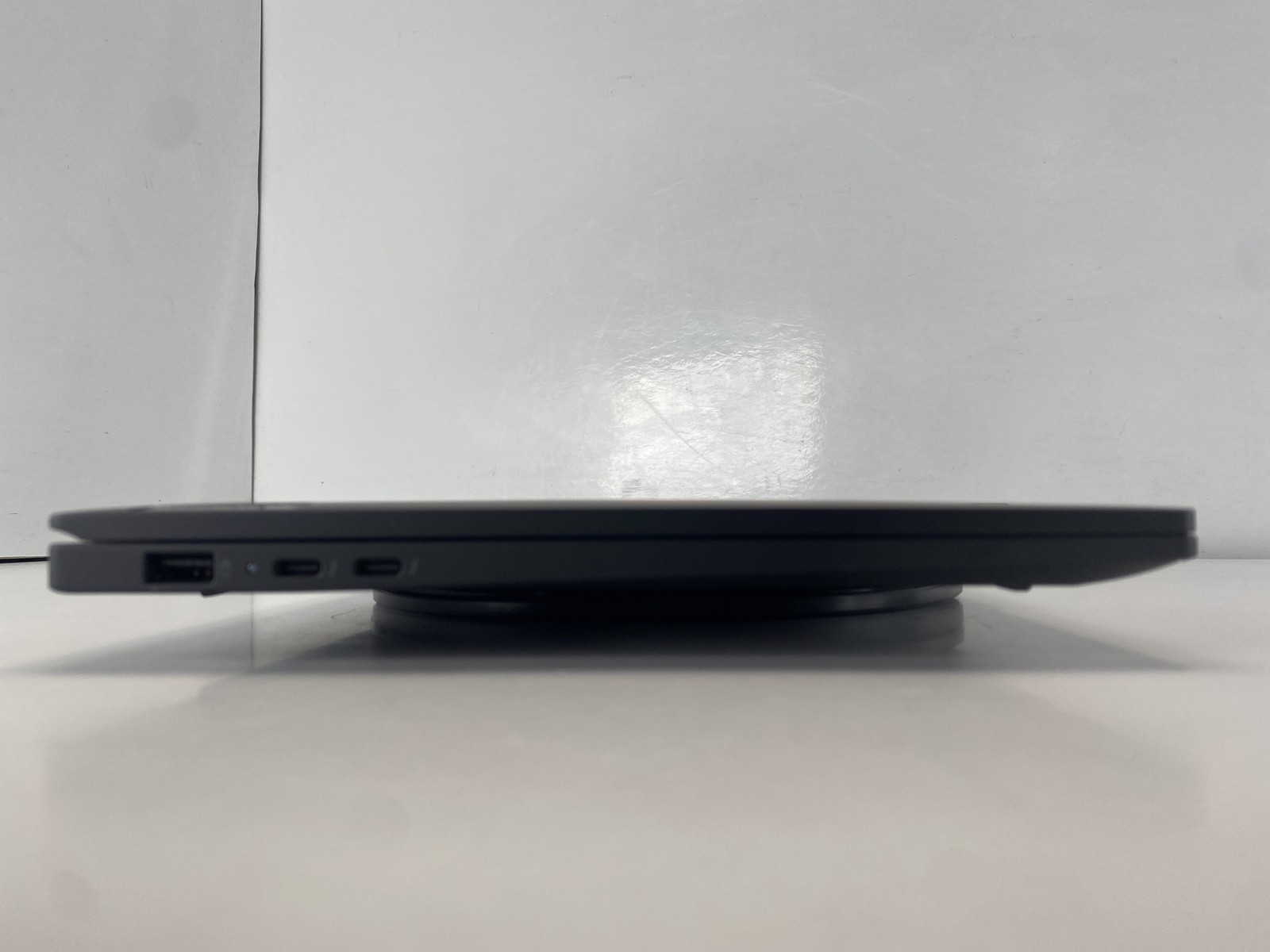 Lenovo Laptop ThinkPad X1 Carbon Gen 13 14″ Intel Core Ultra 7 265U 512GB