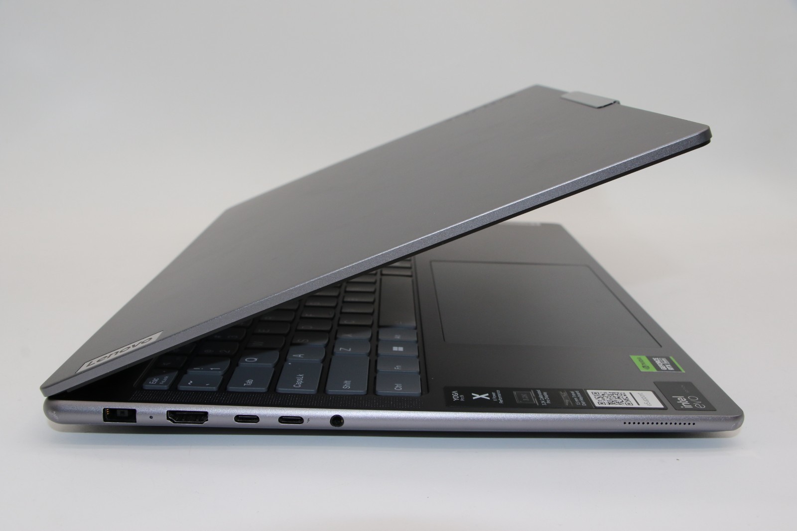 Lenovo Yoga Pro 9i 16IMH9 16″ Core Ultra 9 185H 32GB RAM 1TB GeForce RTX 4050