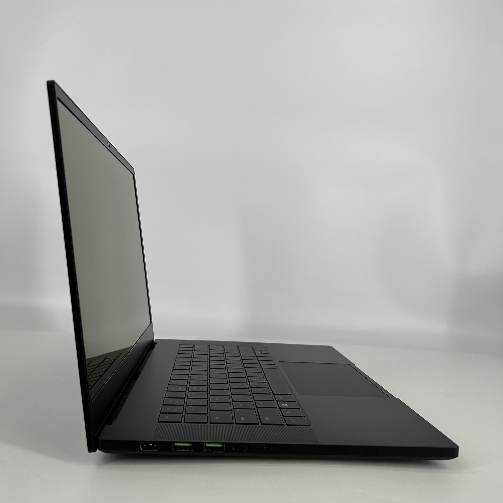 Razer Blade 15 240Hz 2K 2.5 GHz i9-12900H 16GB 1TB SSD RTX 3070 Ti Excellent