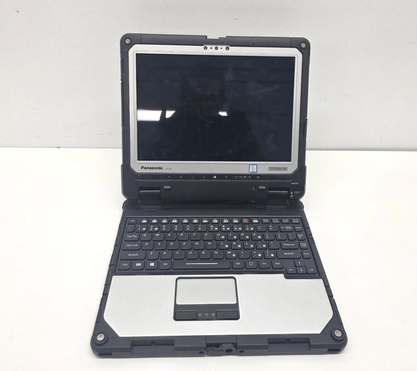 Panasonic Toughbook CF-33 Core i5 7th gen. 8GB 128GB SSD Win 11 Pro 2D Barcode
