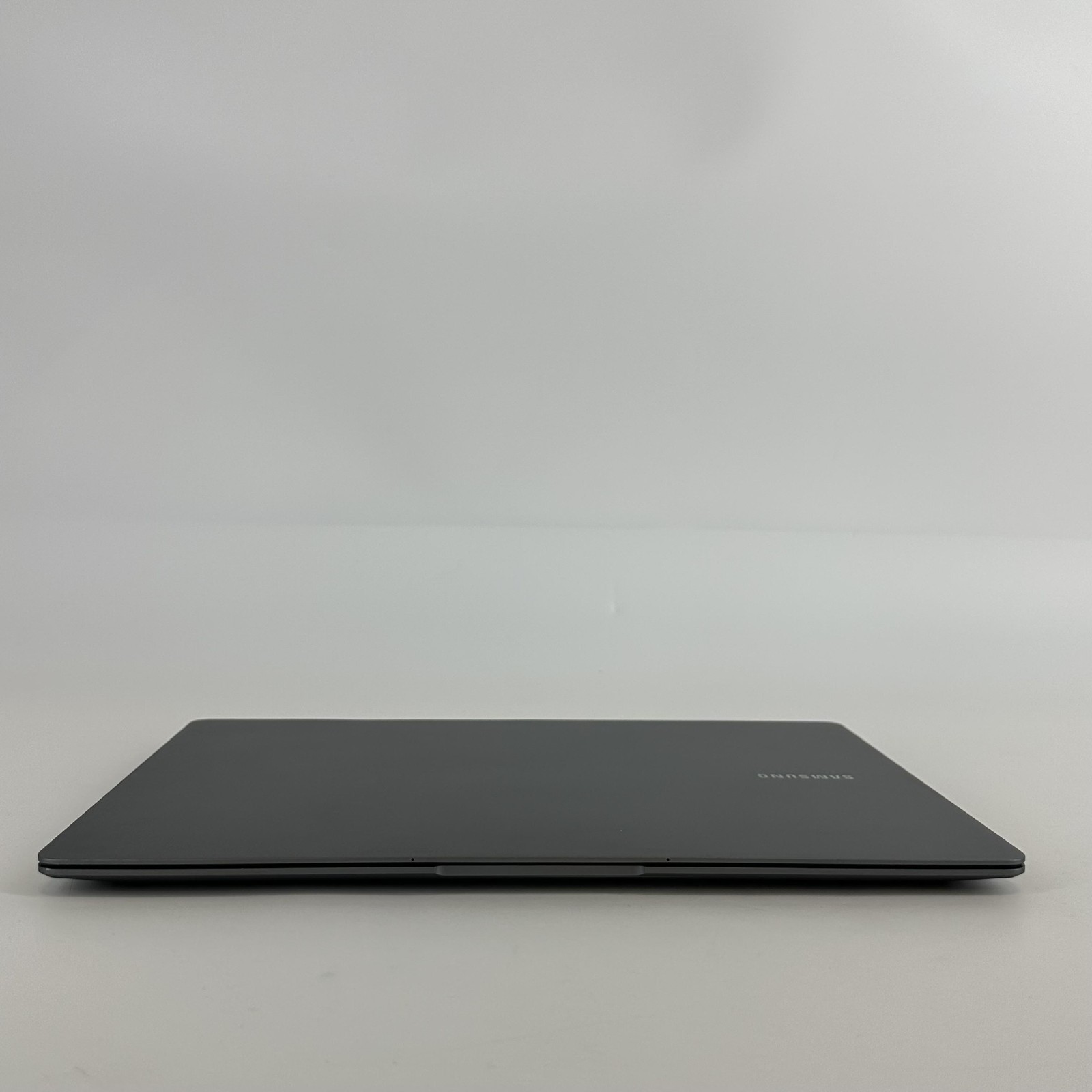 Samsung Galaxy Book5 Pro 14 QHD+ TOUCH Ultra 7 256V 16GB 512GB CRACKED SCREEN