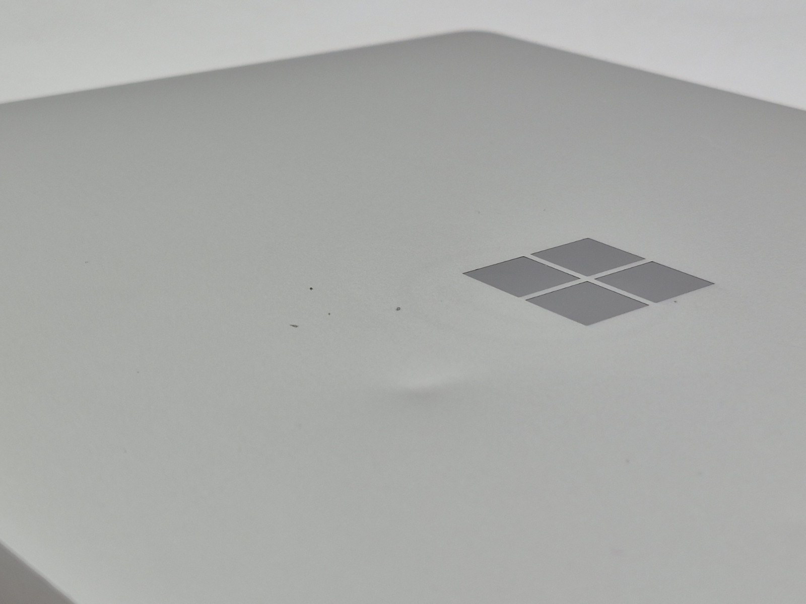 Microsoft Surface Laptop 2 i5-8350U 1.70GHz 8GB RAM 256GB NVMe SSD W11P