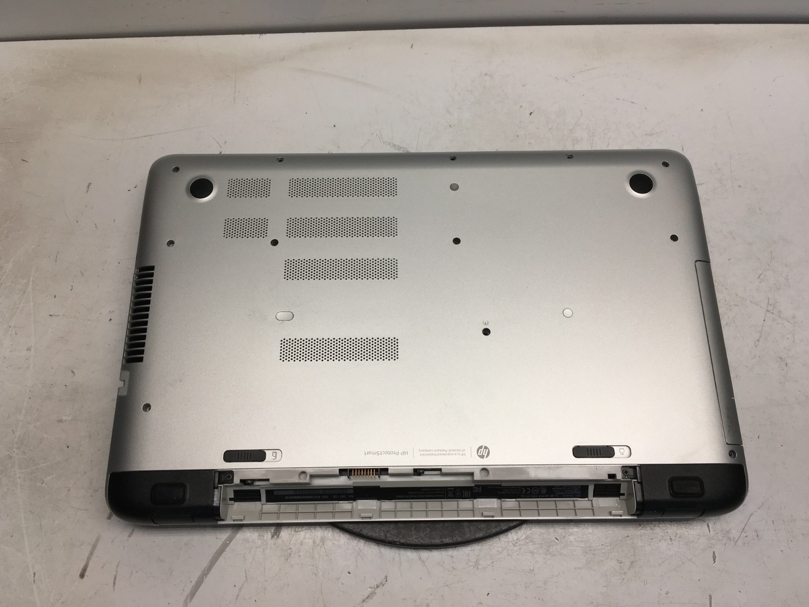 HP Pavilion 17-F231NR AMD A10-5745M 2100MHz 8 GB NO HDD/Battery