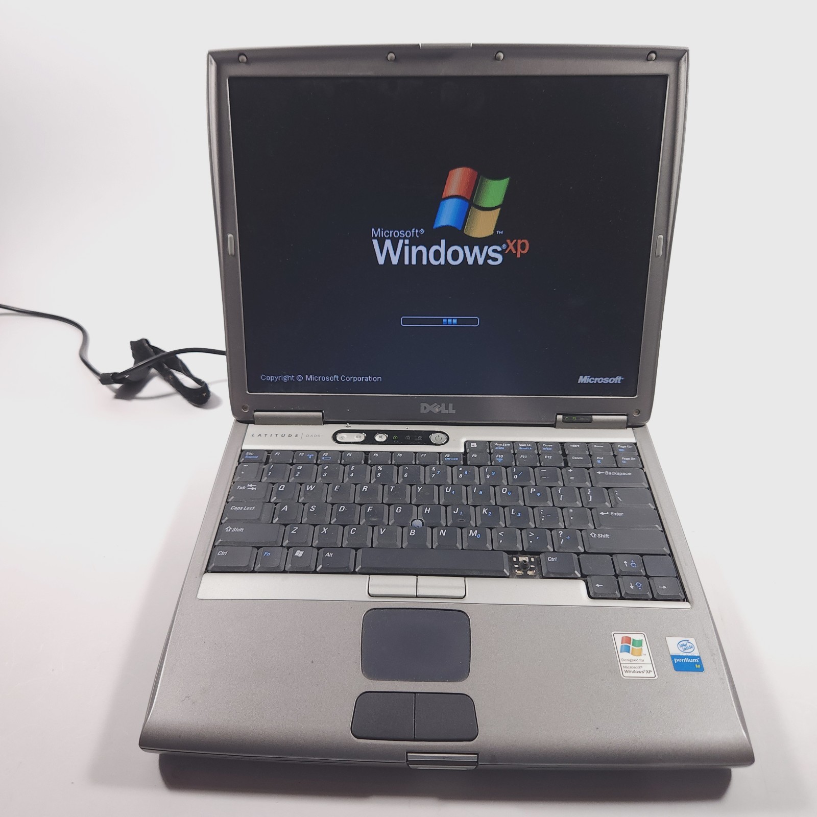Retro Gaming Laptop Dell D600 Pentium 512mb RAM 20GB HD Windows XP Parallel Port