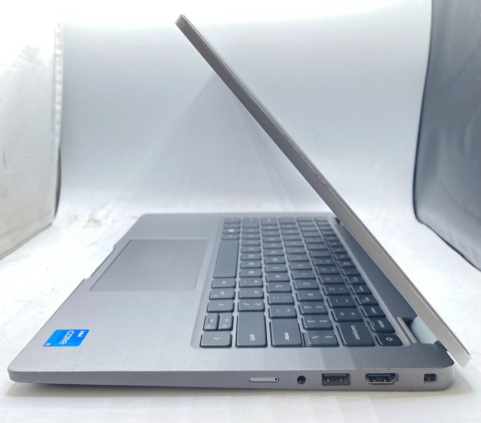 Dell Latitude 5340 13.3″ Touch 2-in-1 Intel Core i5-1335U 8GB RAM 256GB