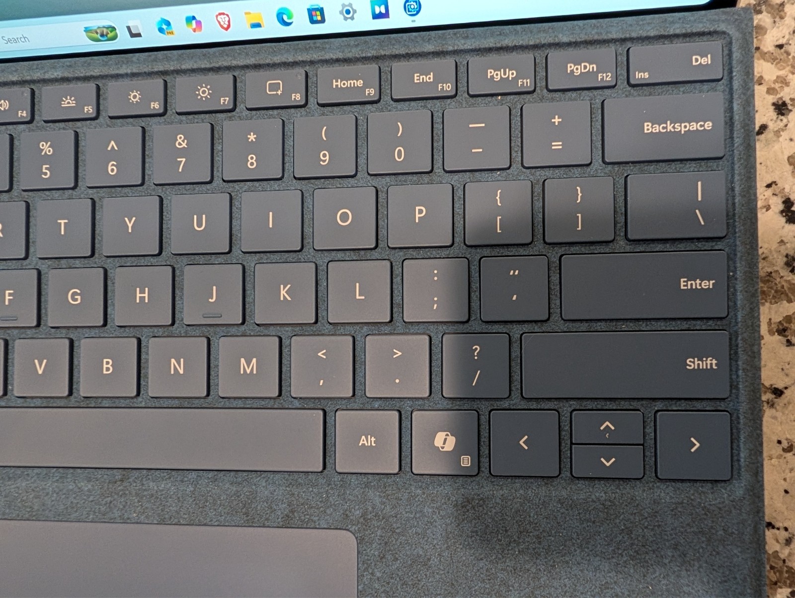 Microsoft Surface Pro 13” w/keyboard and case – Snapdragon X Plus, 16gb ,256gb