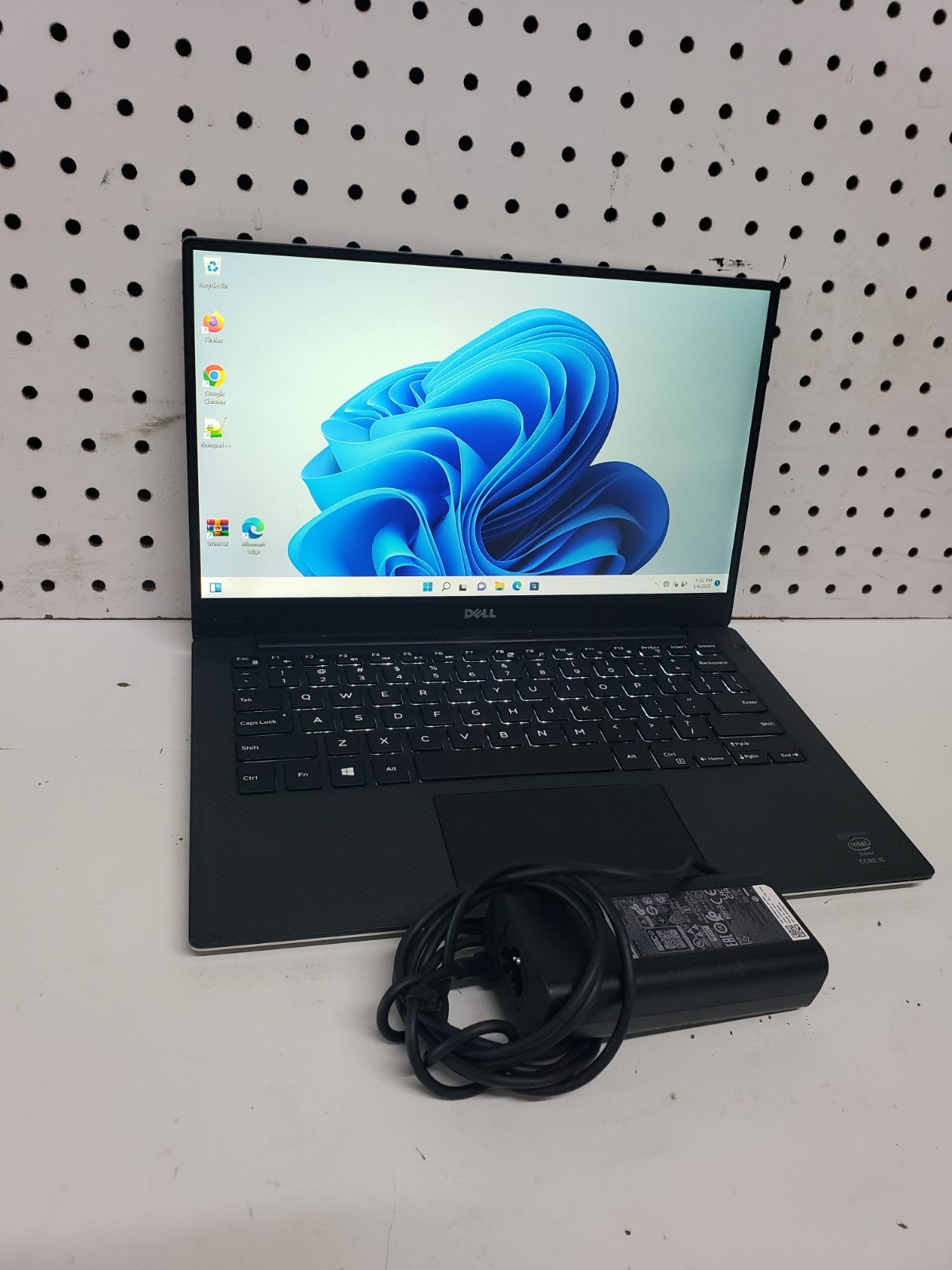Dell XPS 13 9343 13″ 2.20GHz Intel Core i5-5200U 8GB RAM 512GB SSD Windows 11