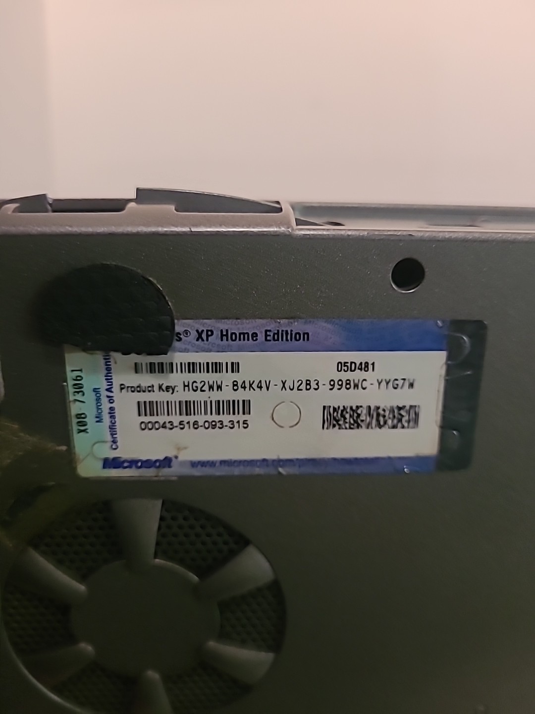DELL INSPIRON 5100 – FOR PARTS – INTEL PENTIUM 4 – 512MB RAM –