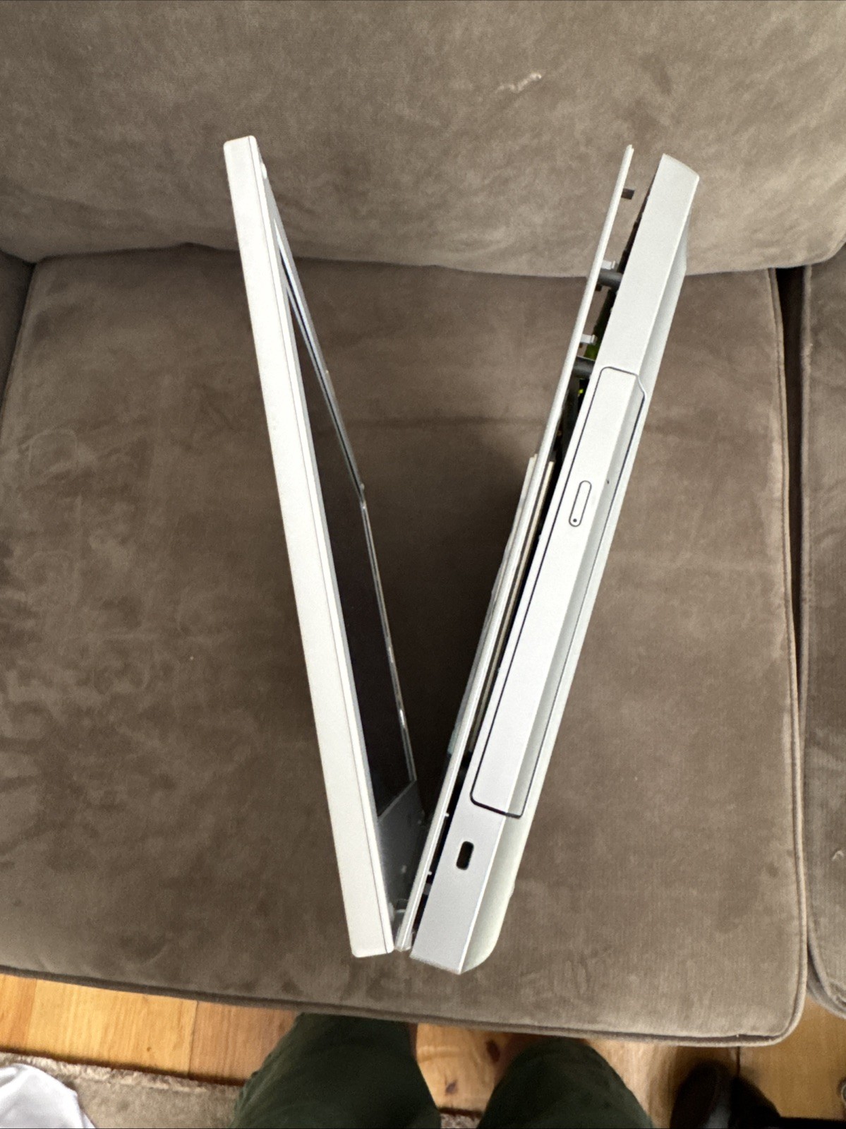 Sony Vaio VGN-N130G Core Duo @ 1.6GHz 1GB RAM, NO HD – PARTS!