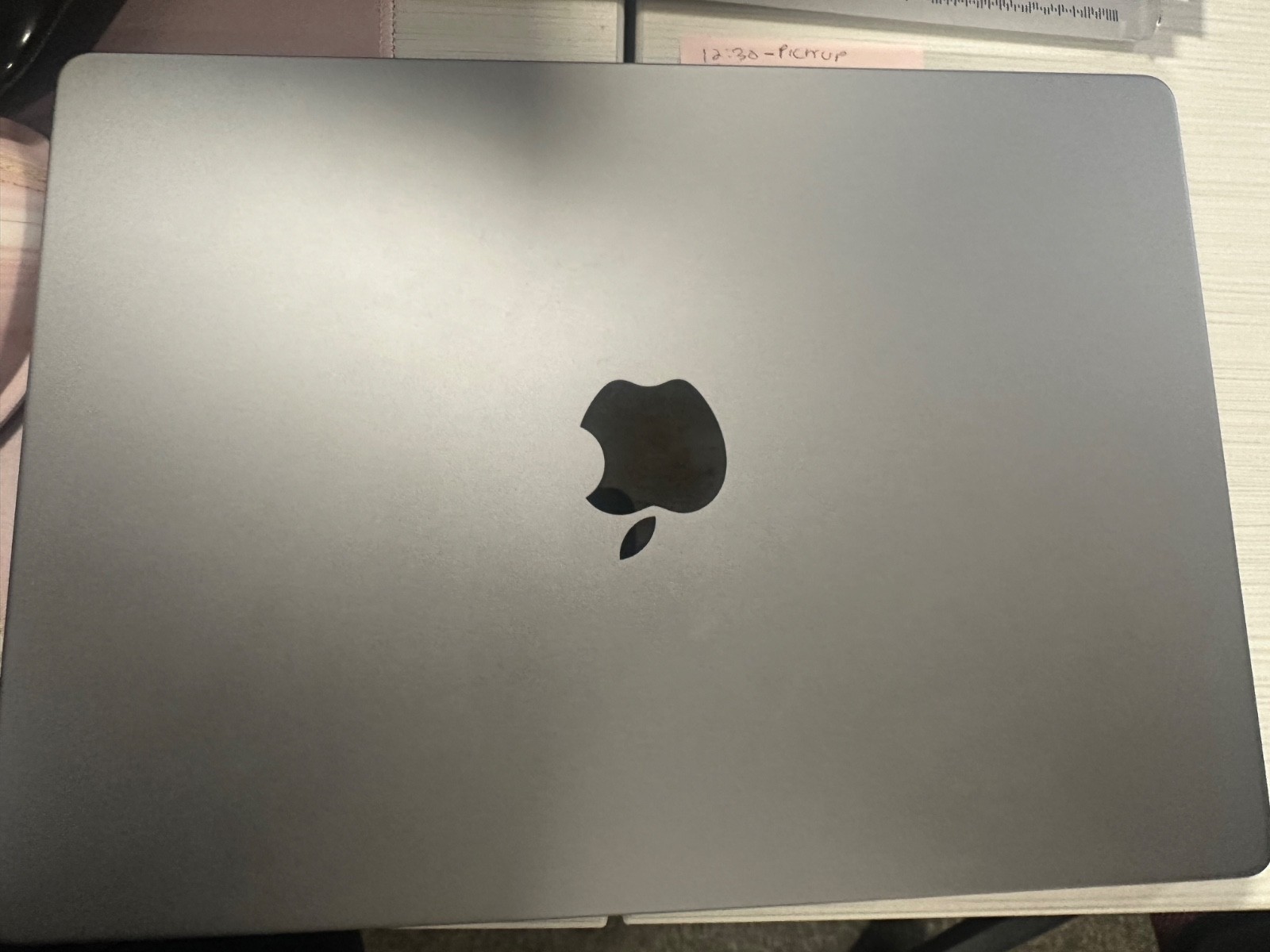 apple mack bookpro, space gray , looks brand new used a few times