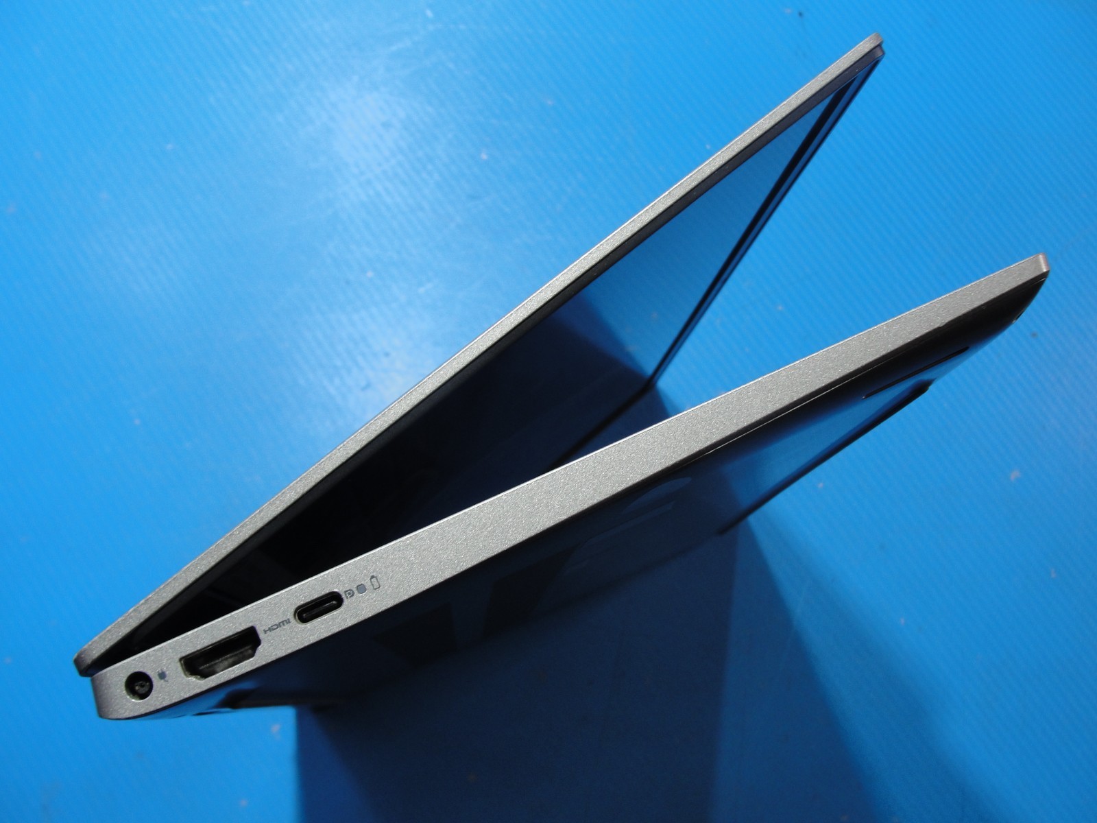 Dell Latitude 3320 13.3″FHD i7-1165G7 8GB RAM 2.8GHz 256GB SSD Intel Iris Xe