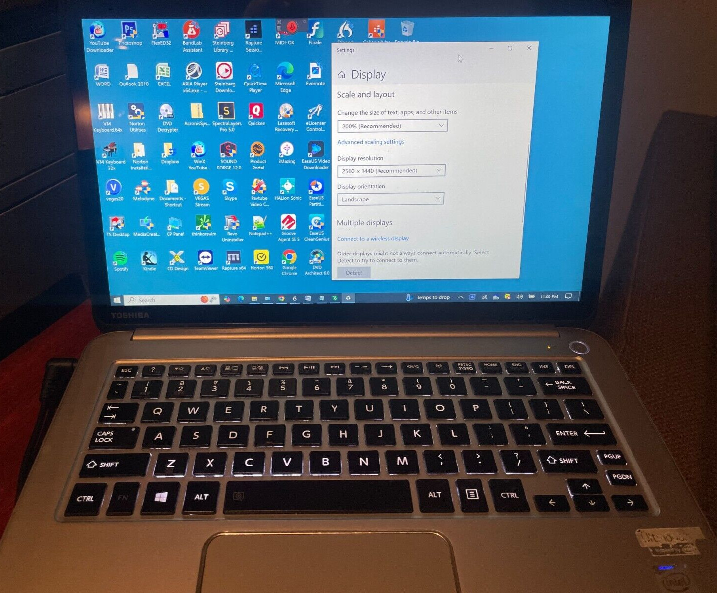 Ultralight 13.3, Hi-Res 2560 x 1440 touch-screen, Intel Core i7 2.4GHz w / Case