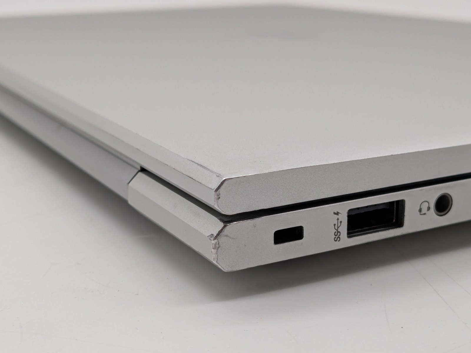 HP EliteBook 850 G8 15″ FHD I7-1185G7 512GB SSD 16GB W11P GeForce MX450 Backlit