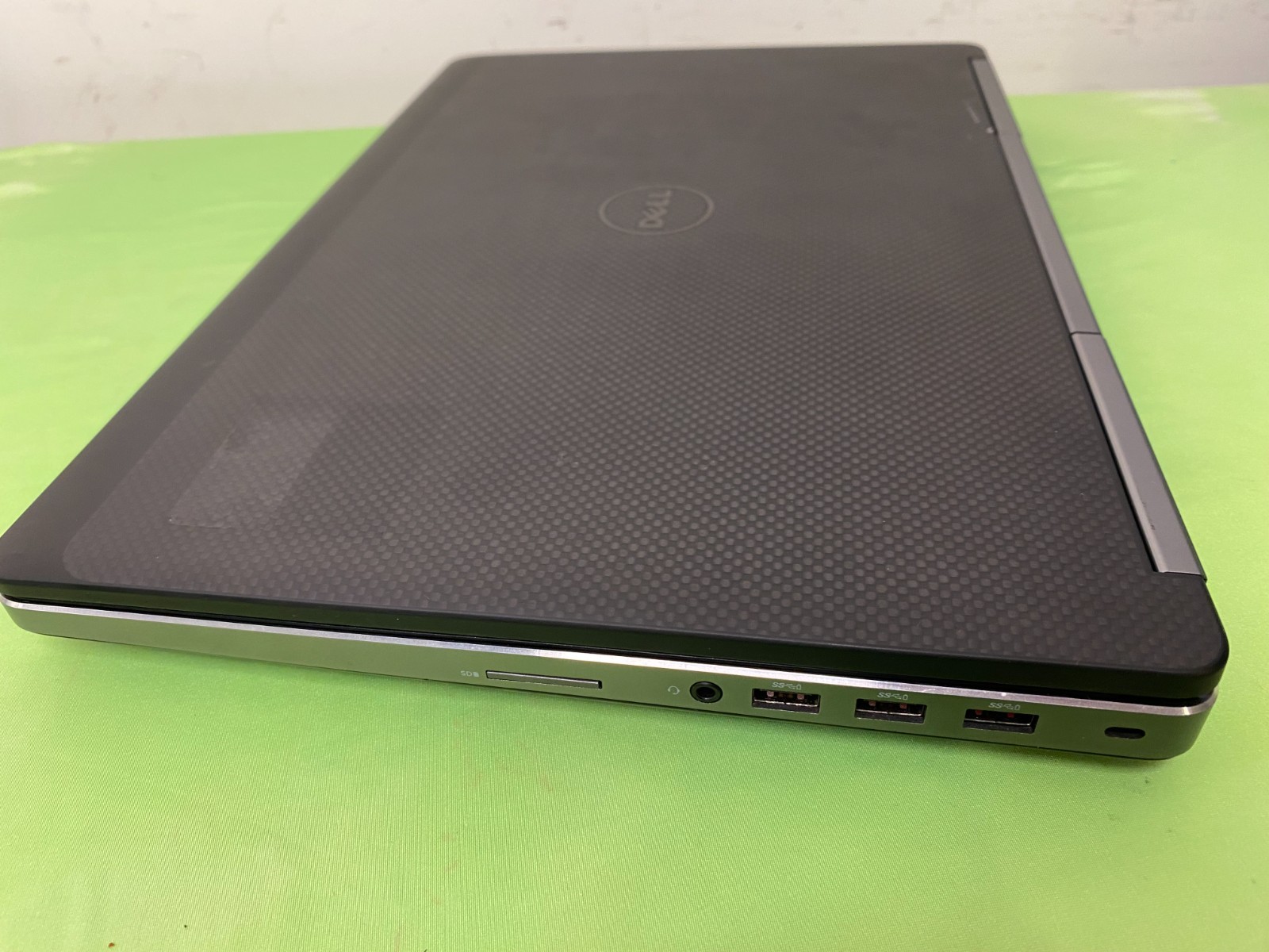 DELL PRECISION 7520 i7-6820HQ 2.70GHz 20GB RAM 256GB SSD QUADRO M2200 WIN 11 PRO