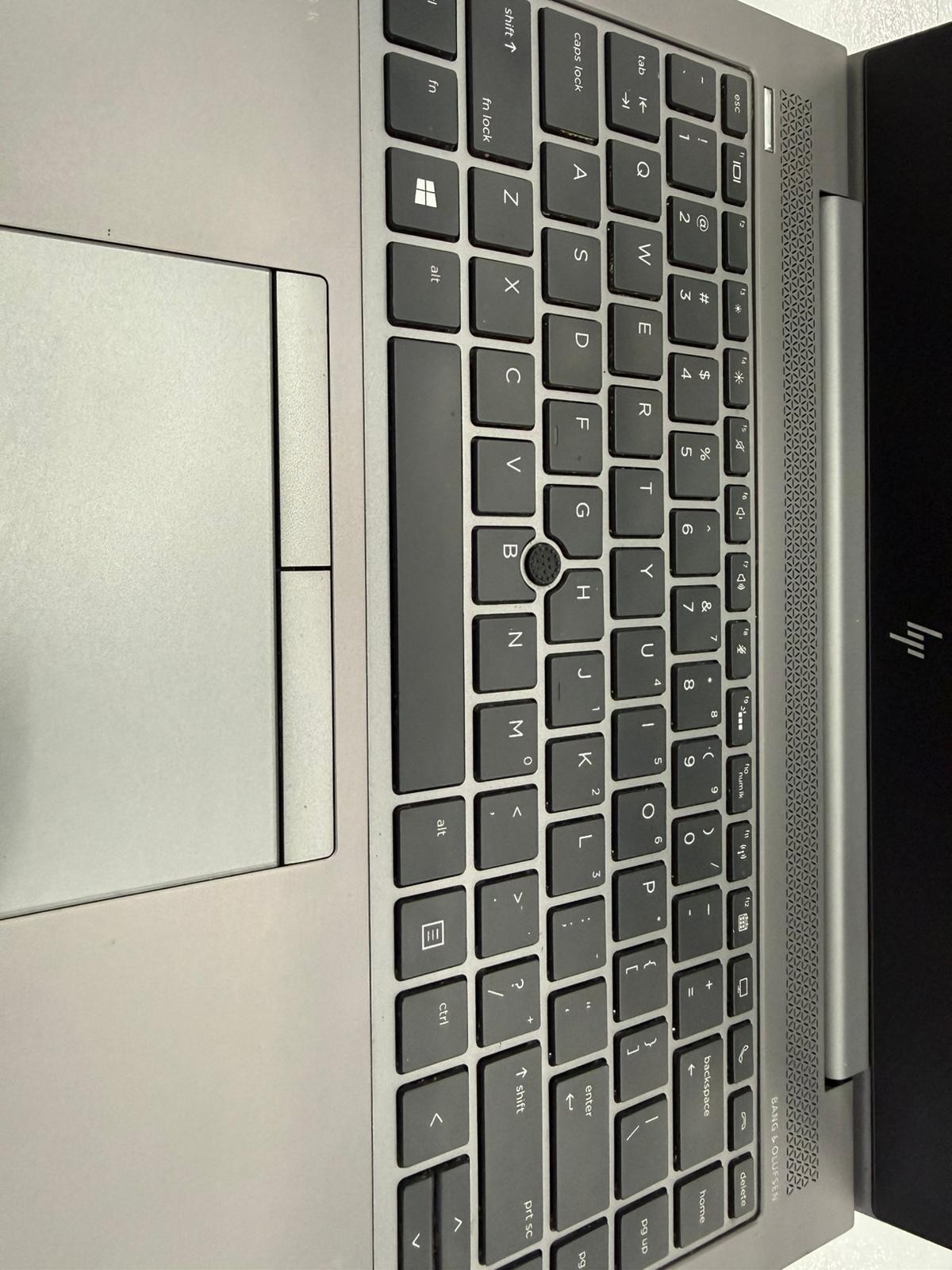 HP Zbook 14u G5 14″ Intel Core i5-7200U 2.50 GHz 16GB DDR4 256GB SSD Windows 11