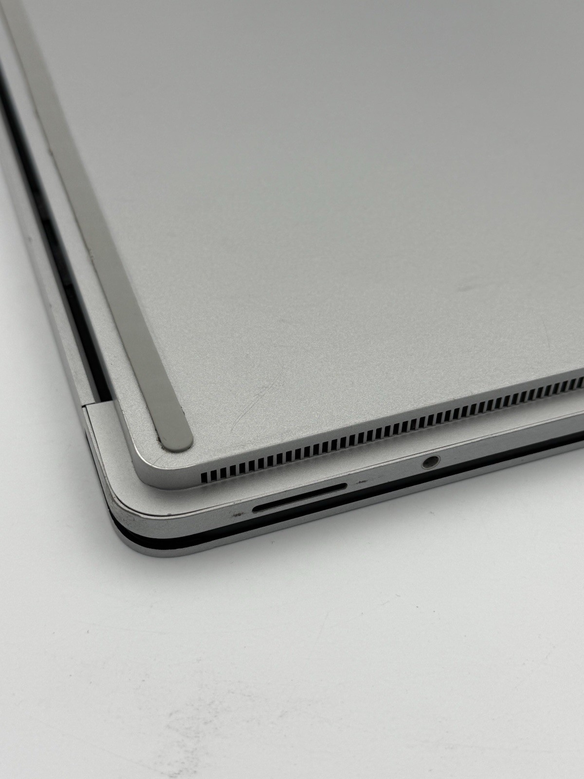 Microsoft Surface Laptop Studio 14.4” – i5 11th Gen | 16GB RAM | 256GB SSD – 22C