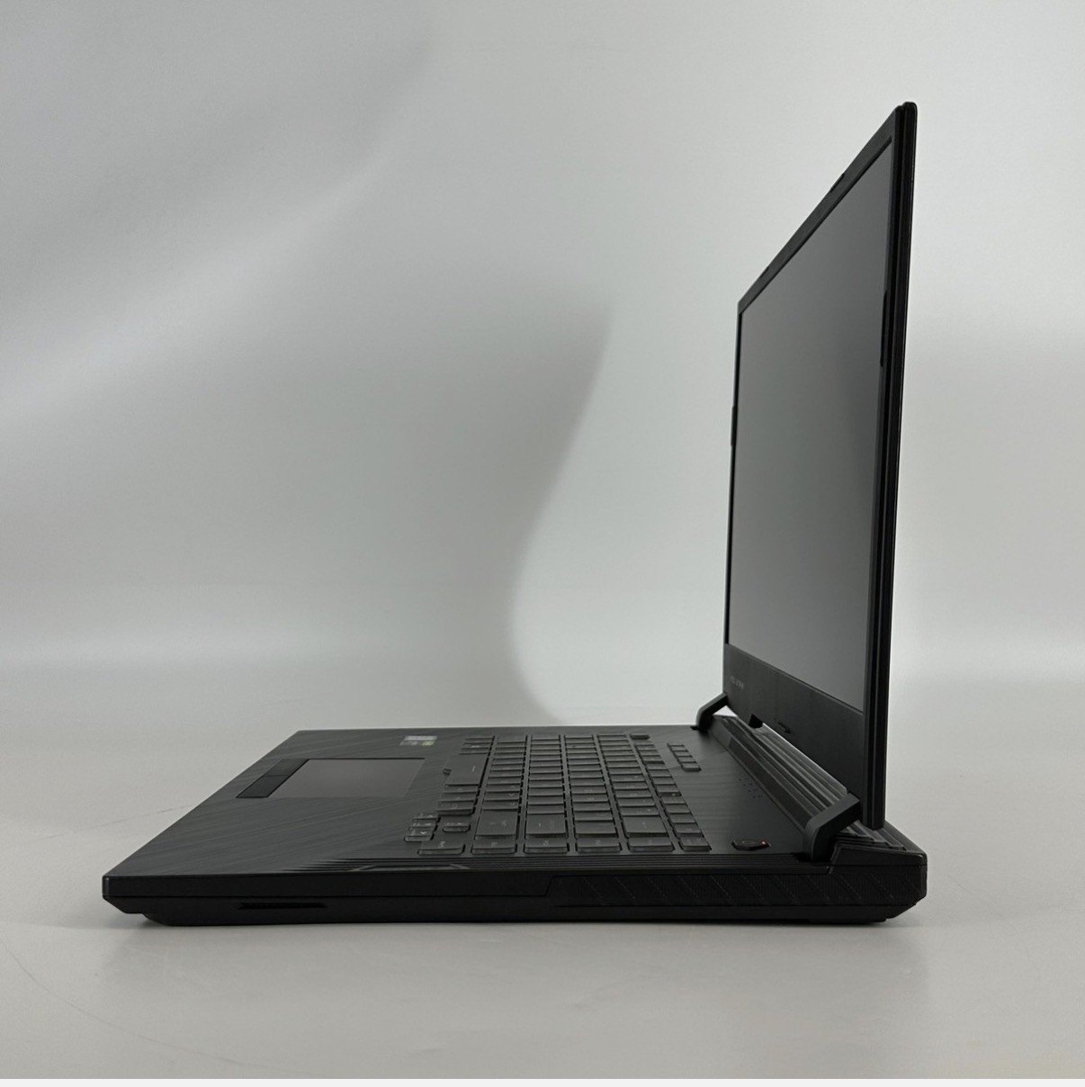 Asus ROG Strix G531 15.6 FHD i7-9750H 2.60GHz 24GB 512GB SSD GTX 1650 Very Good